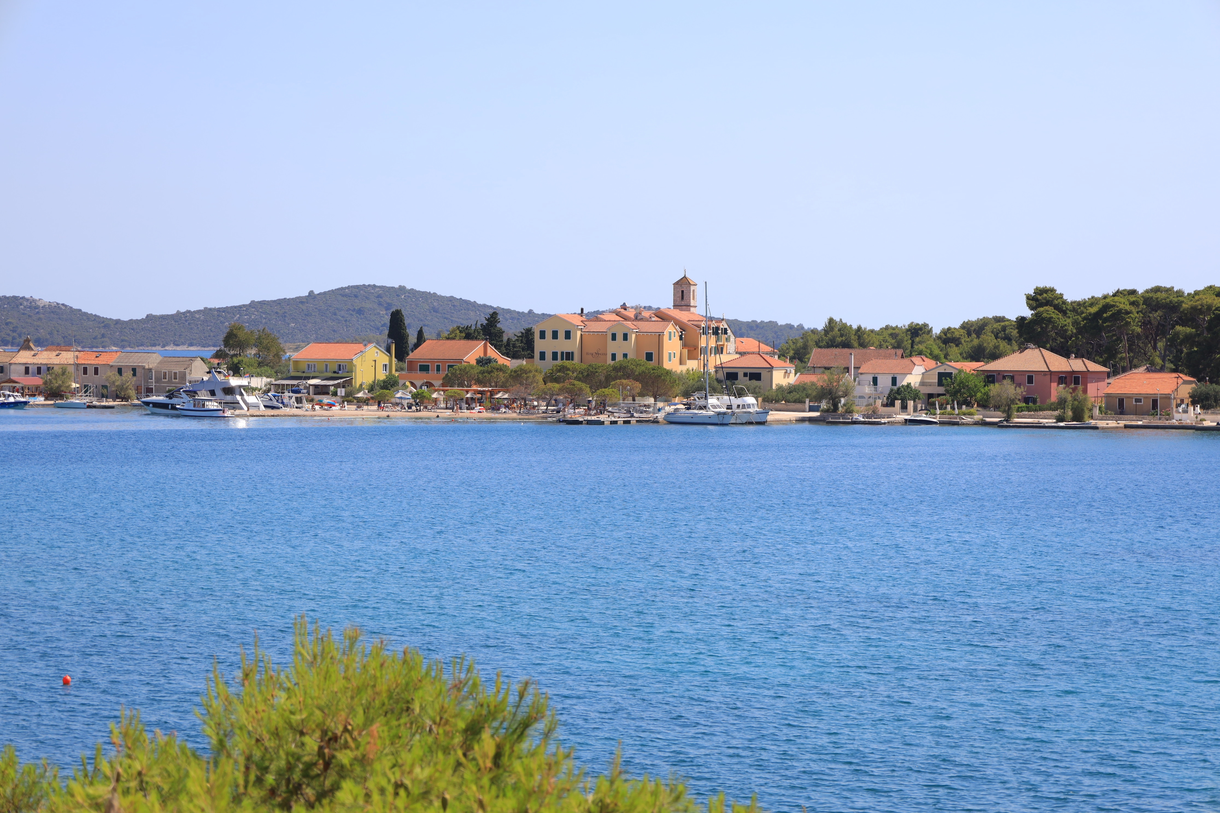 Two bedroom apartment near beach Brodarica, Šibenik  A-c