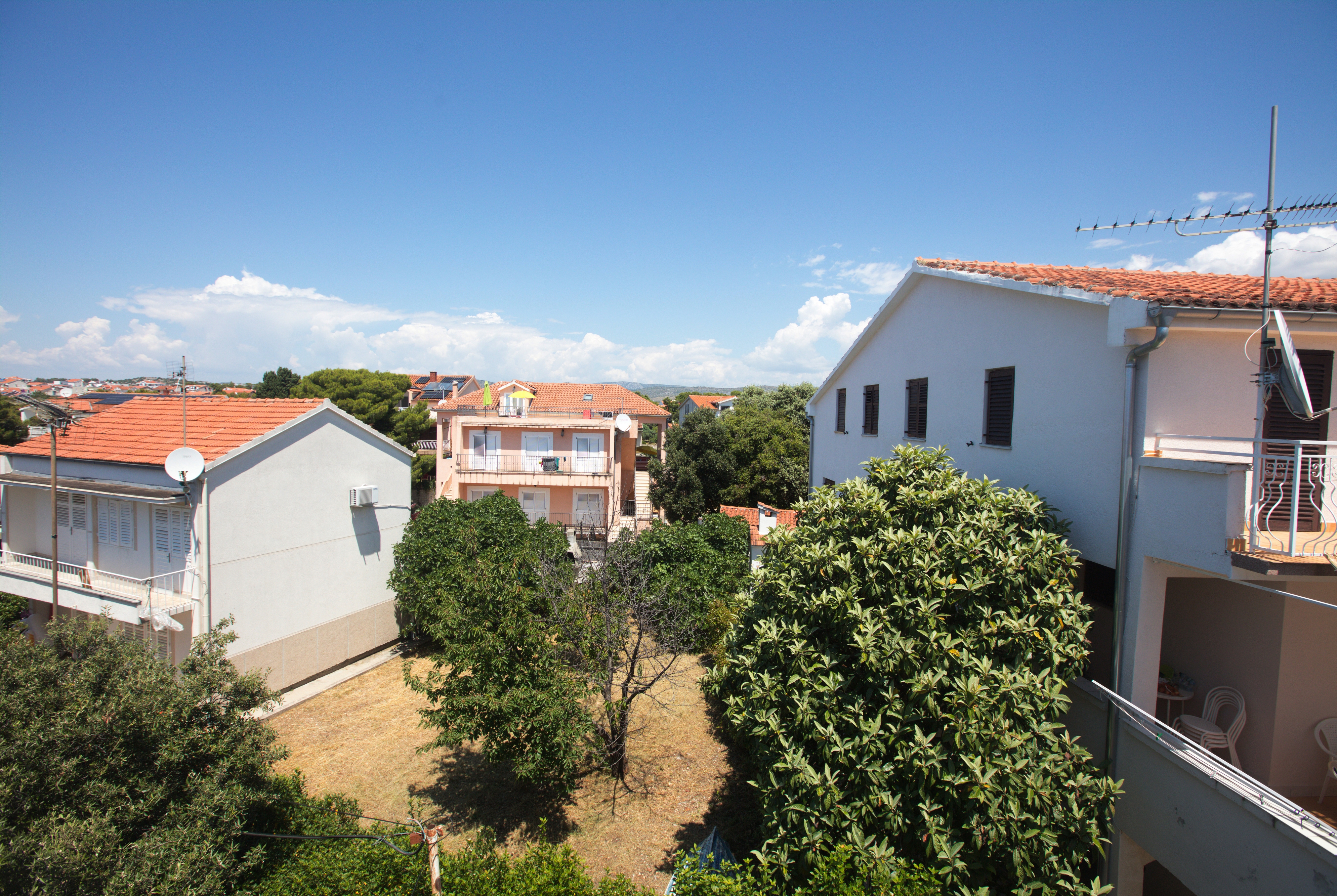 One bedroom apartment near beach Brodarica, Šibenik  A-d