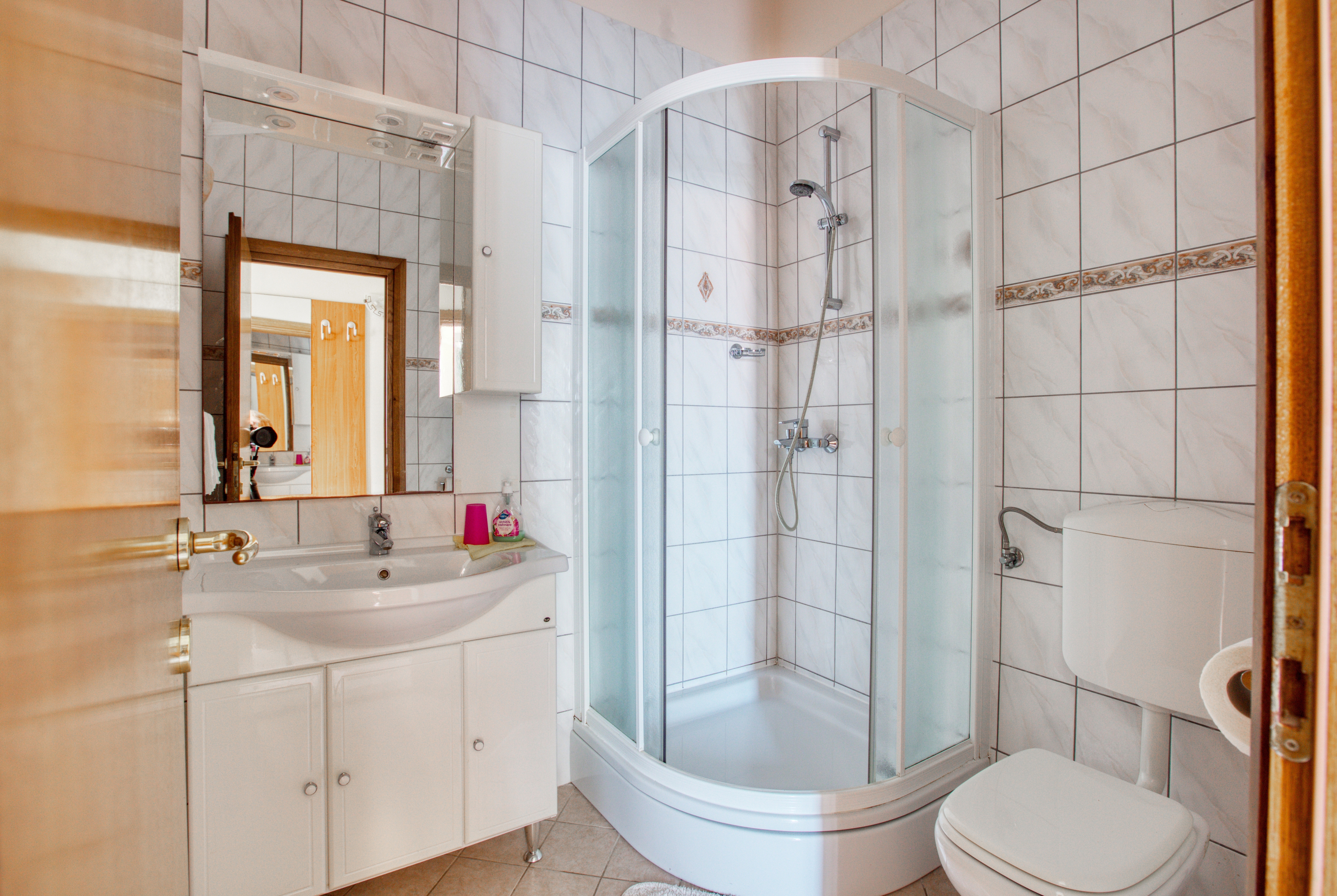 One bedroom apartment near beach Brodarica, Šibenik  A-d