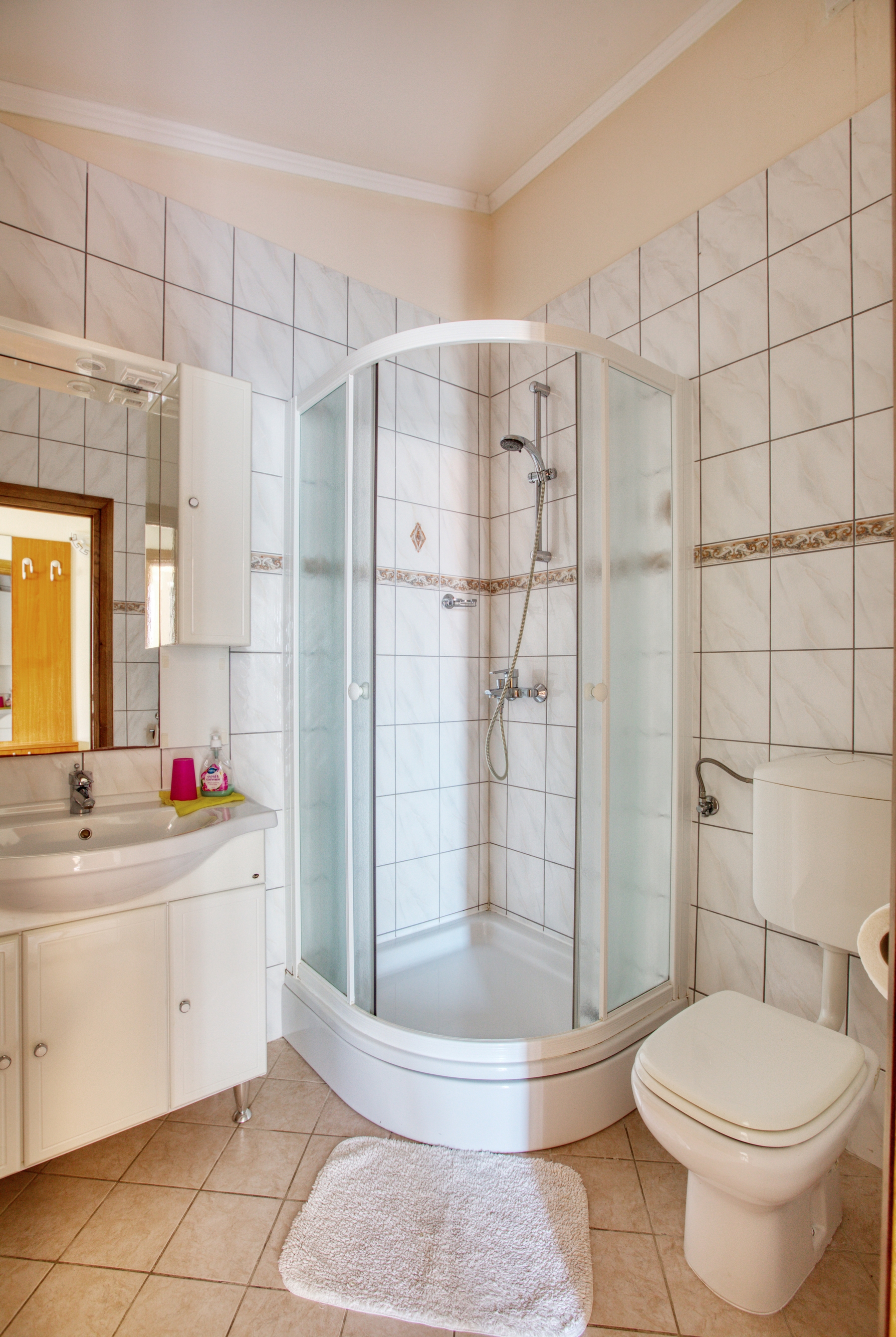One bedroom apartment near beach Brodarica, Šibenik  A-d