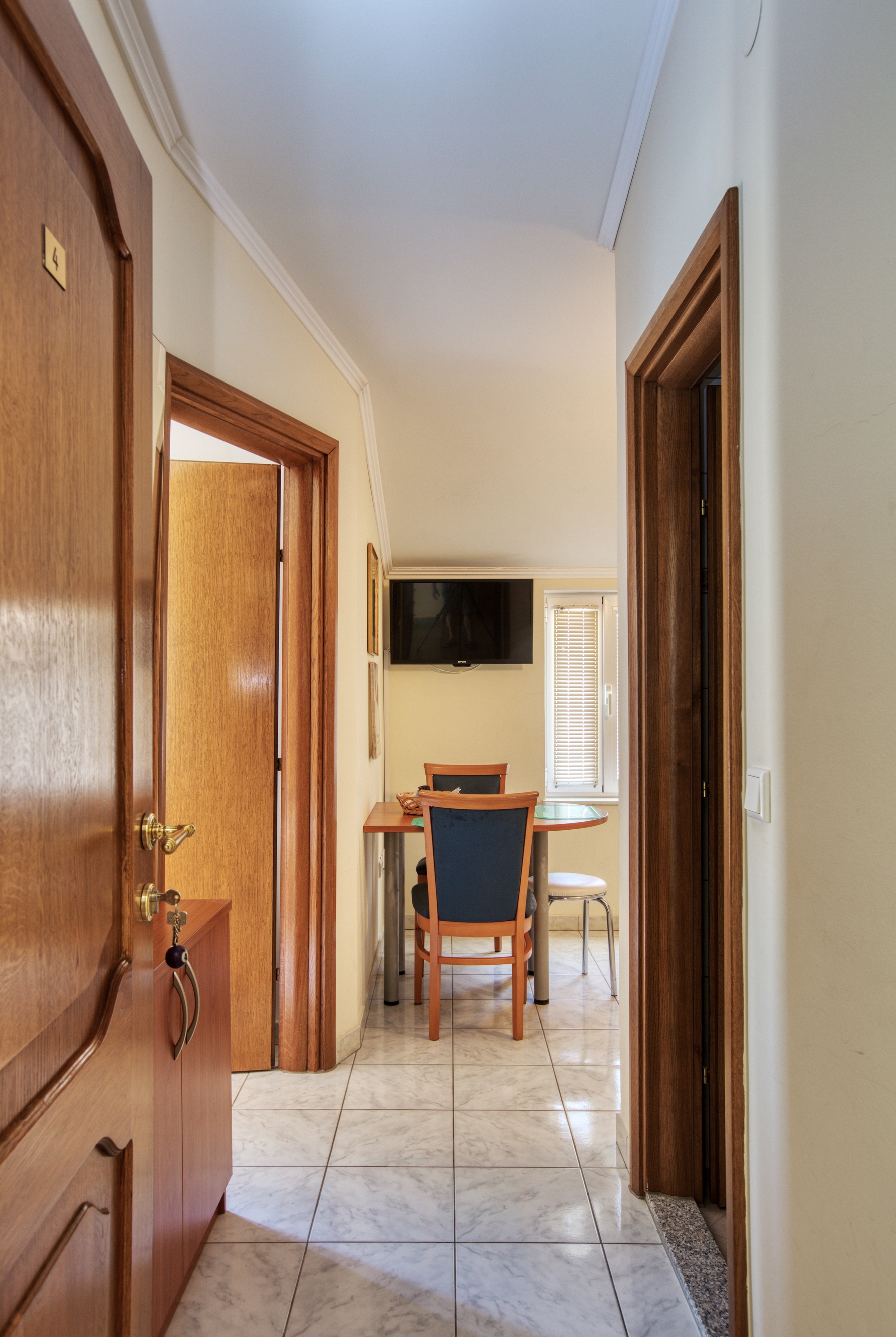 One bedroom apartment near beach Brodarica, Šibenik  A-d