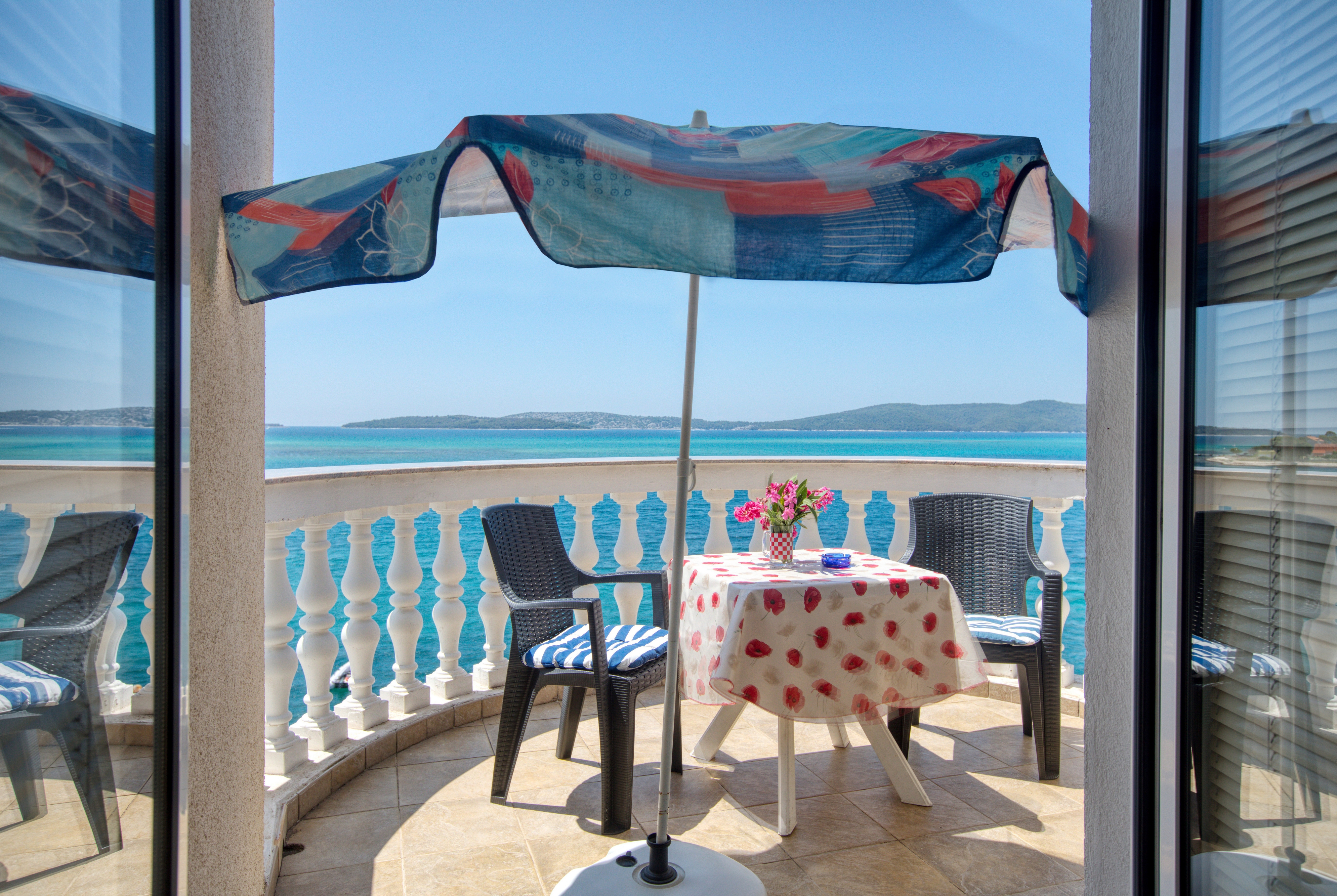 One bedroom apartment near beach Brodarica, Šibenik (A-15270-e)