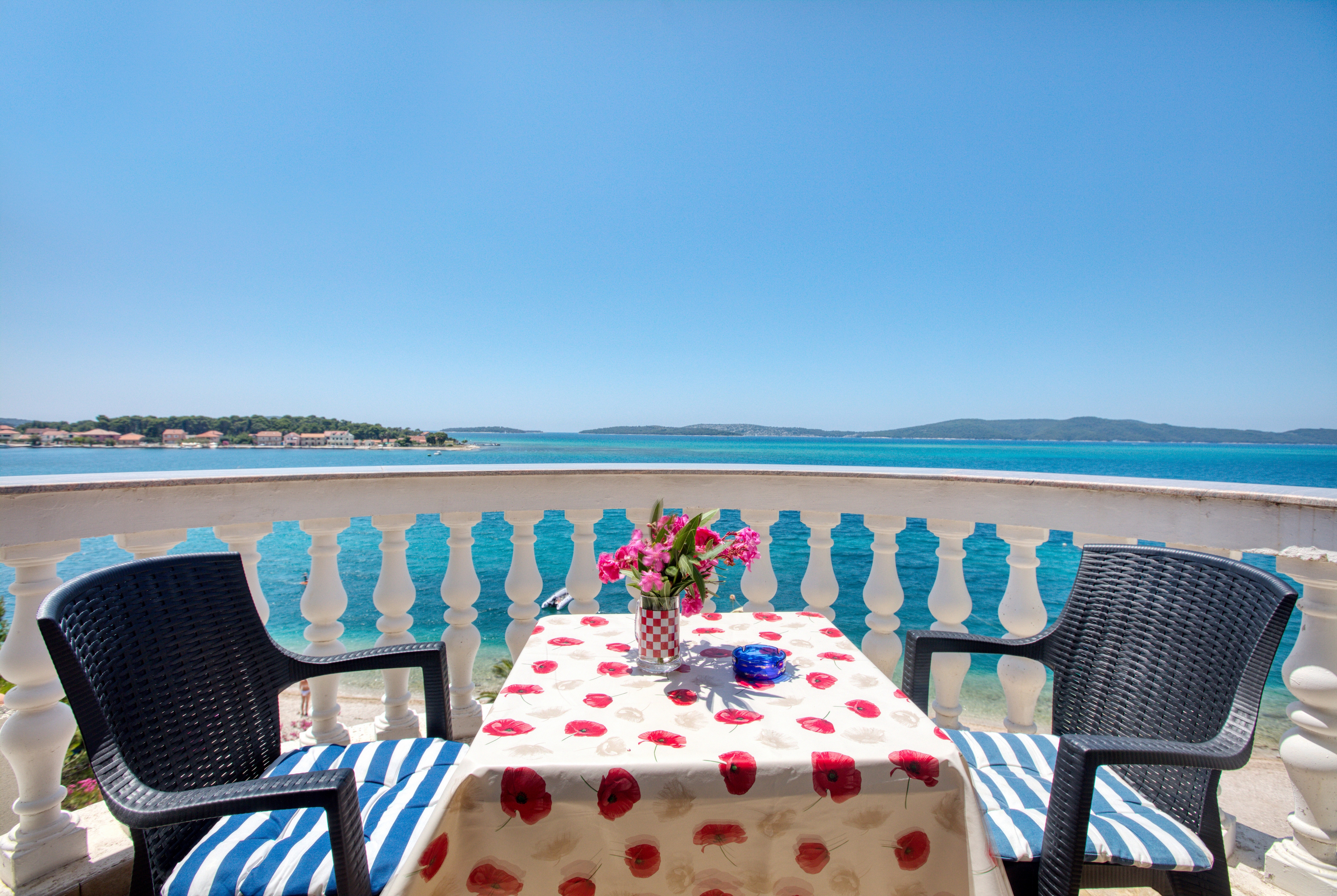 One bedroom apartment near beach Brodarica, Šibenik  A-e