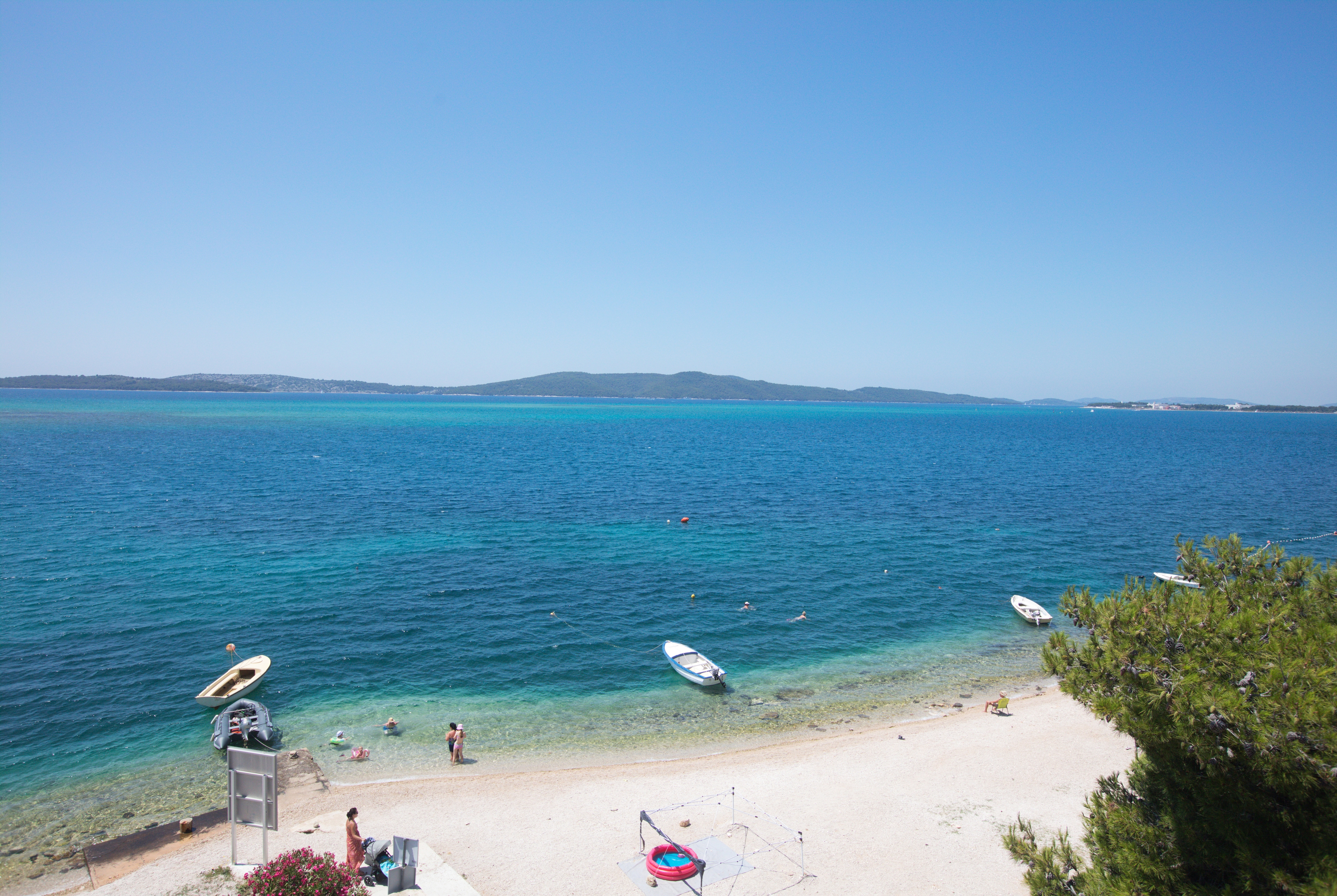 One bedroom apartment near beach Brodarica, Šibenik  A-e