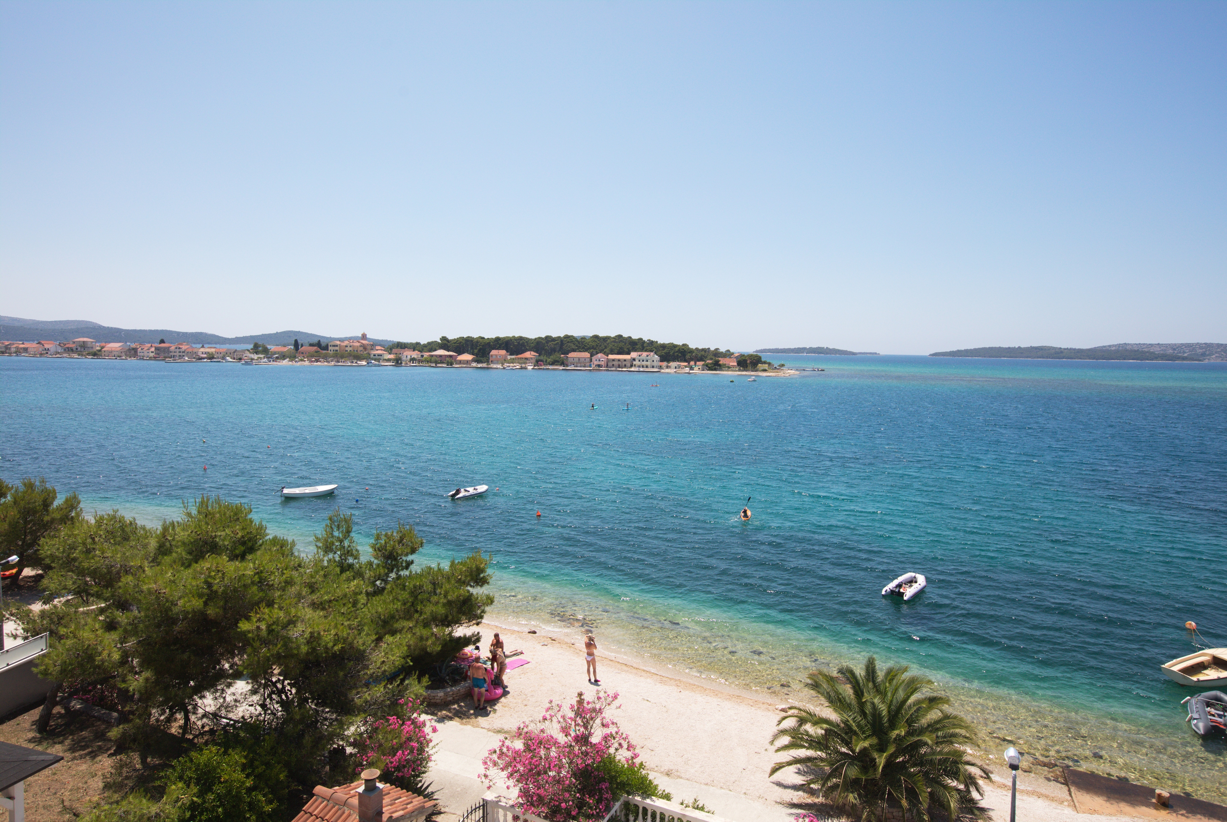 One bedroom apartment near beach Brodarica, Šibenik  A-e