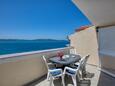 Brodarica, Balcon dans l’hébergement en type apartment, avec la vue sur la mer et WiFi.