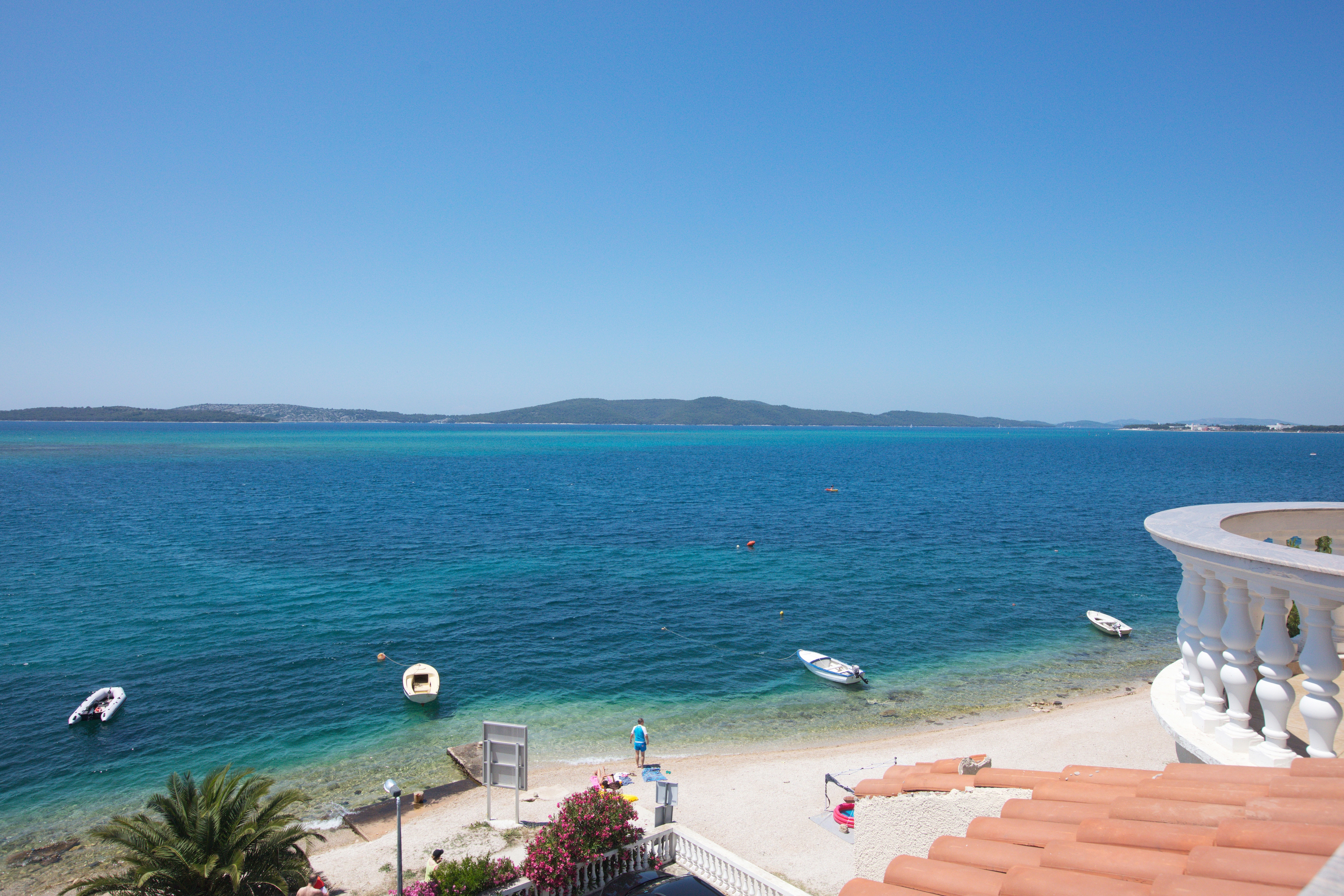 One bedroom apartment near beach Brodarica, Šibenik  A-f
