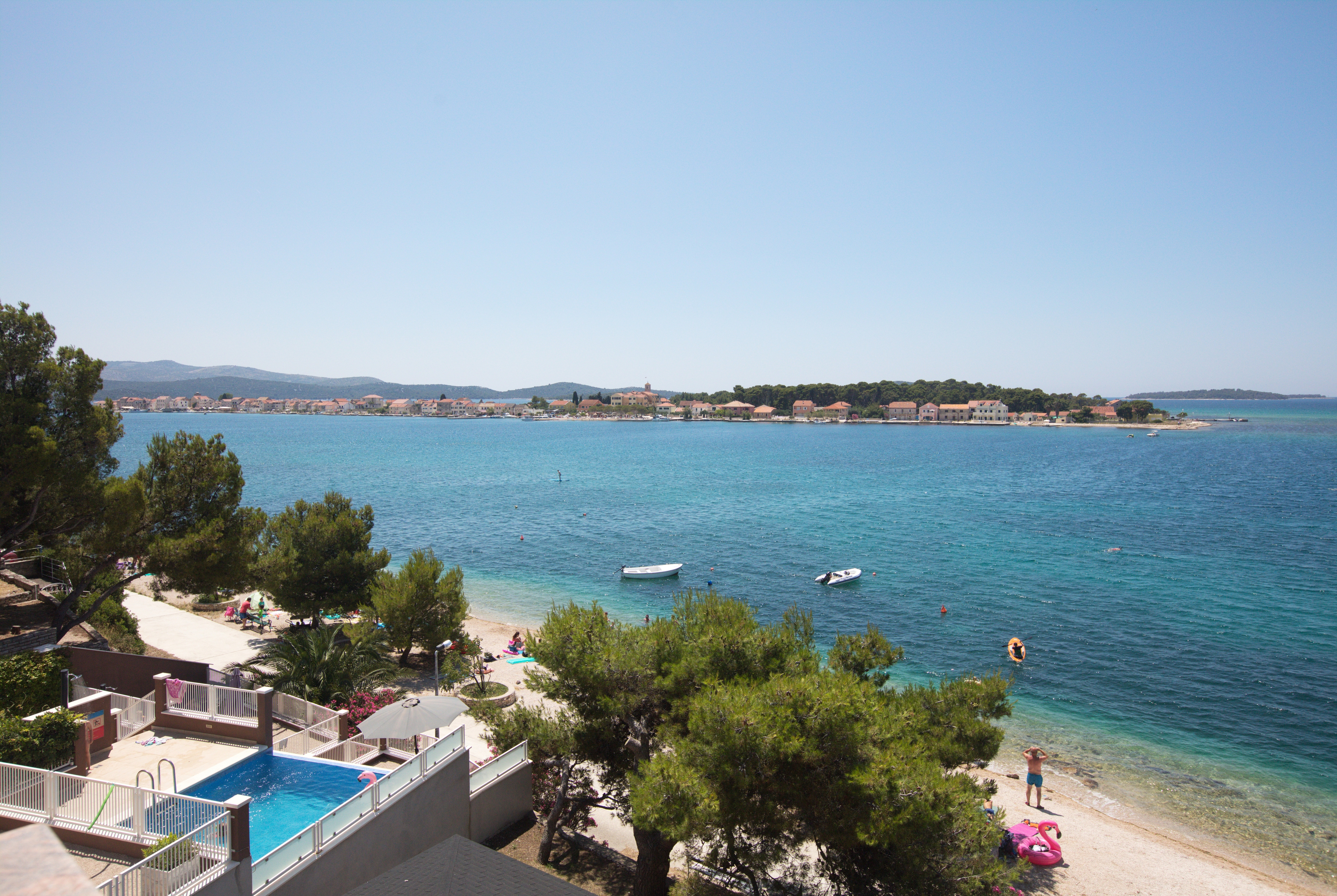 One bedroom apartment near beach Brodarica, Šibenik  A-f
