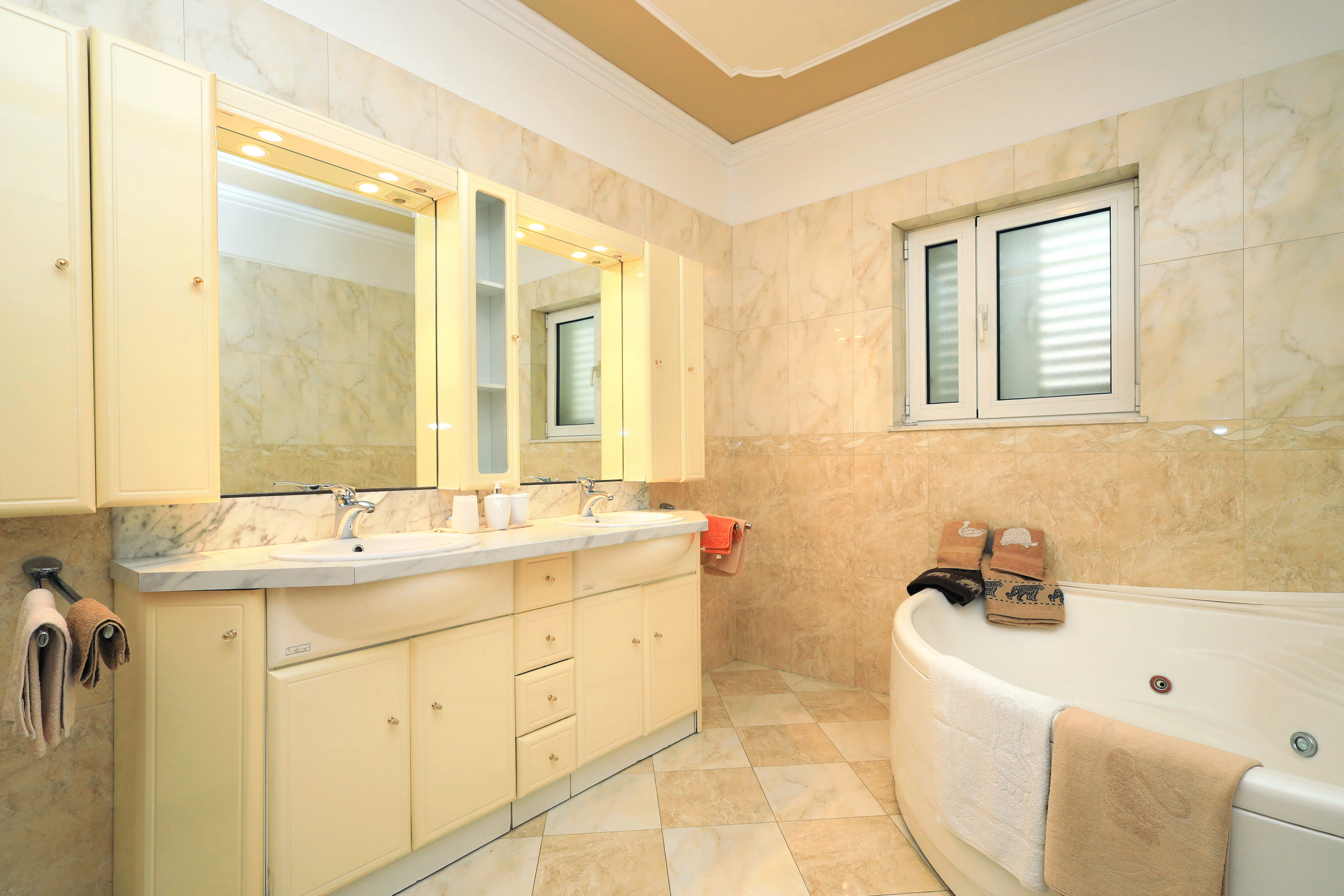 Two bedroom apartment near beach Brodarica, Šibenik  A-g