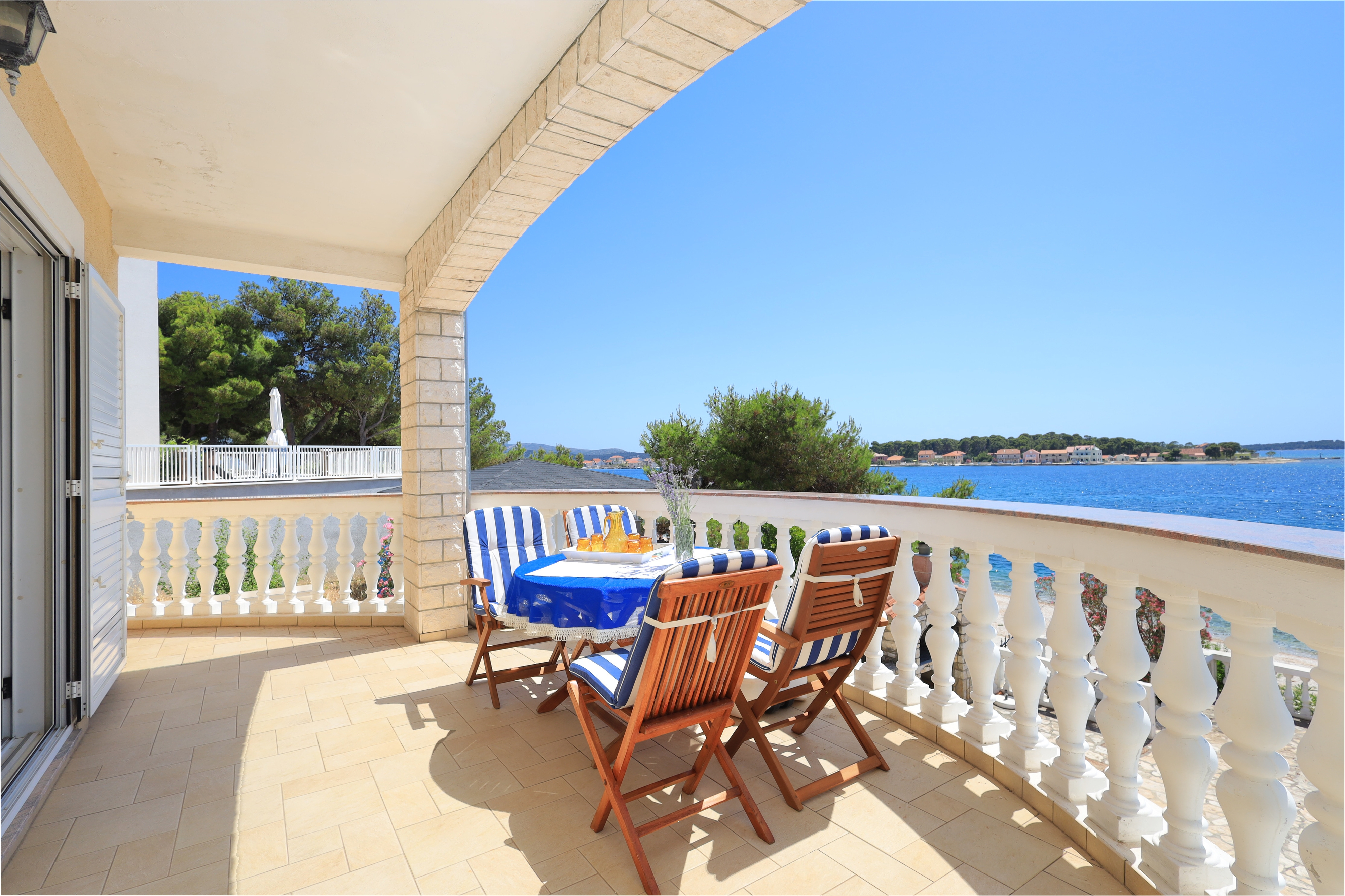 Two bedroom apartment near beach Brodarica, Šibenik  A-g