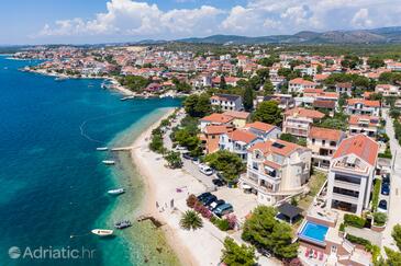 Brodarica, Šibenik, Alloggio 15270 - Appartamenti affitto vicino al mare con la spiaggia ghiaiosa.