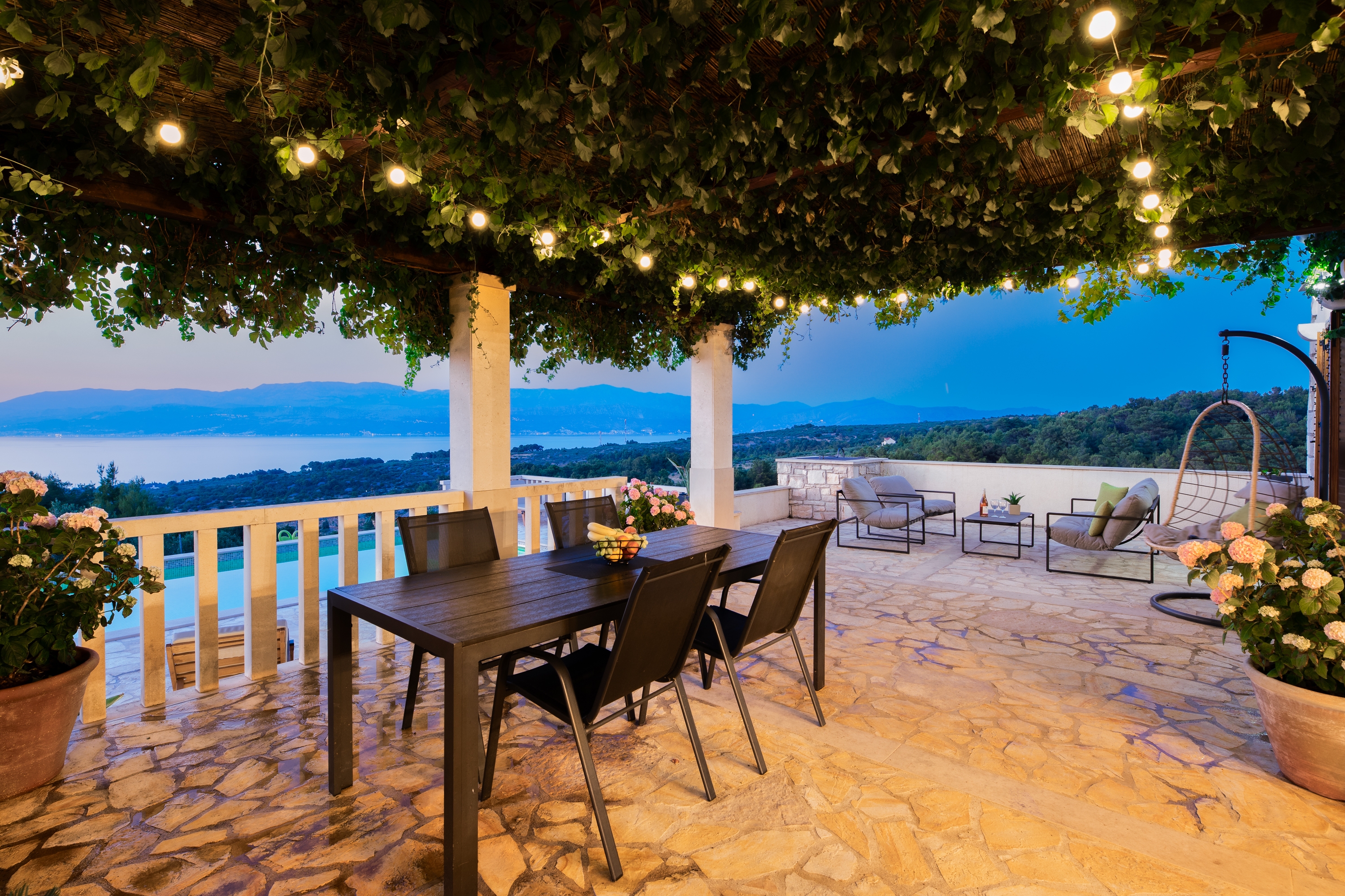 Two bedroom house with terrace and sea view Supetar, Brač  K