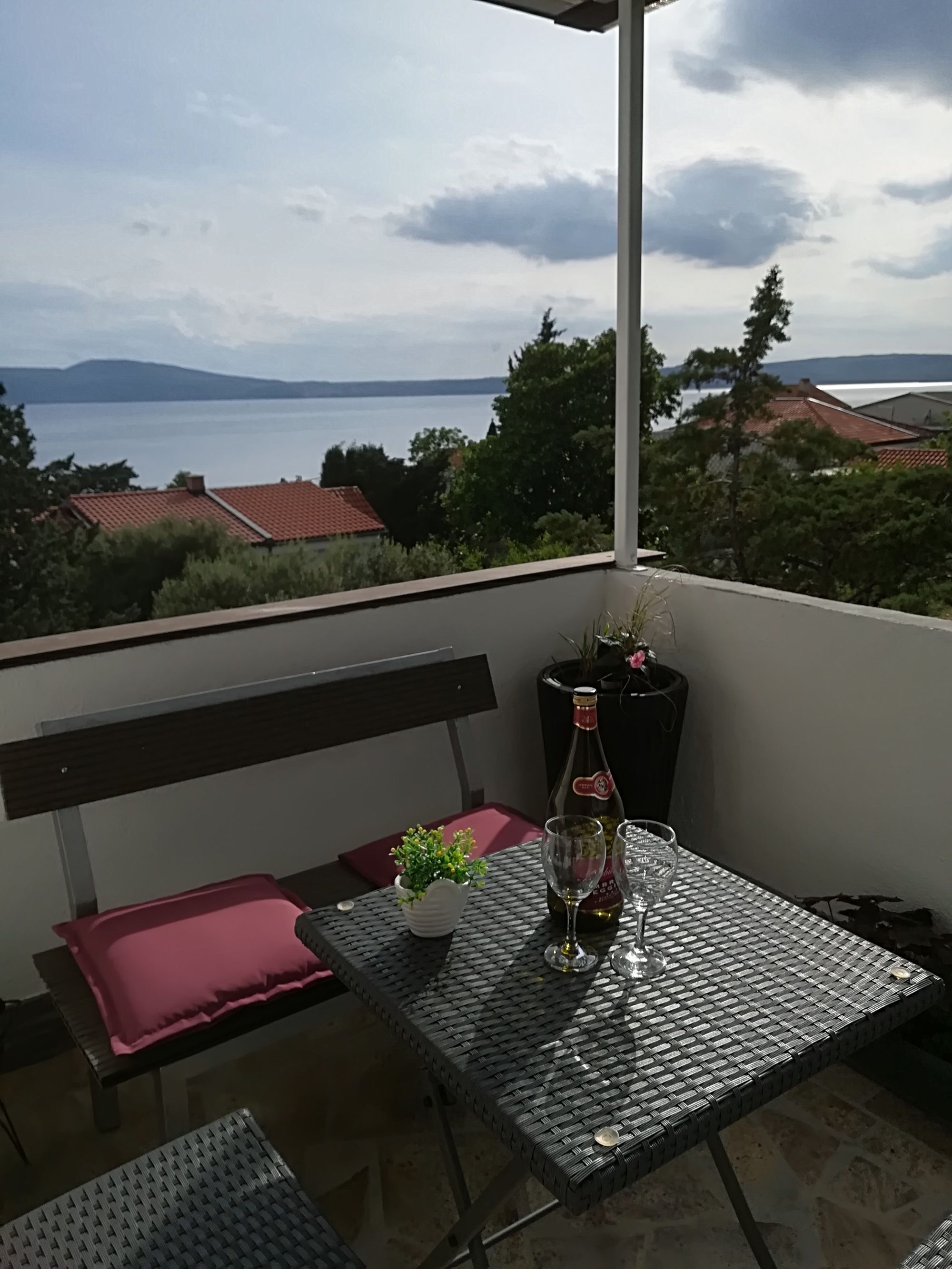 One bedroom apartment with terrace and sea view Novi Vinodolski  A-c