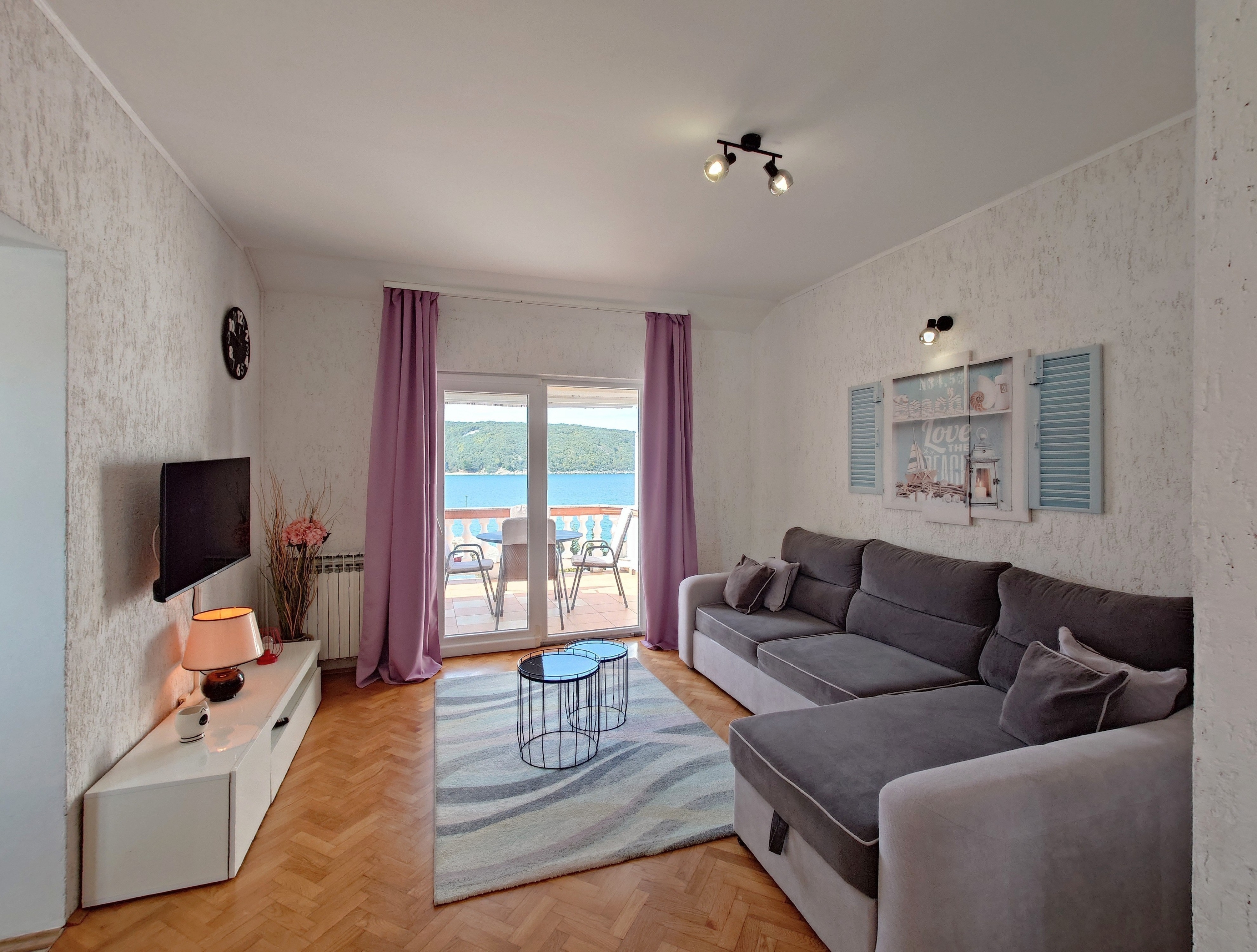 Two bedroom apartment near beach Kampor (Rab) (A-15310-b) Two bedroom apartment near beach Kampor (Rab) (A-15310-b)