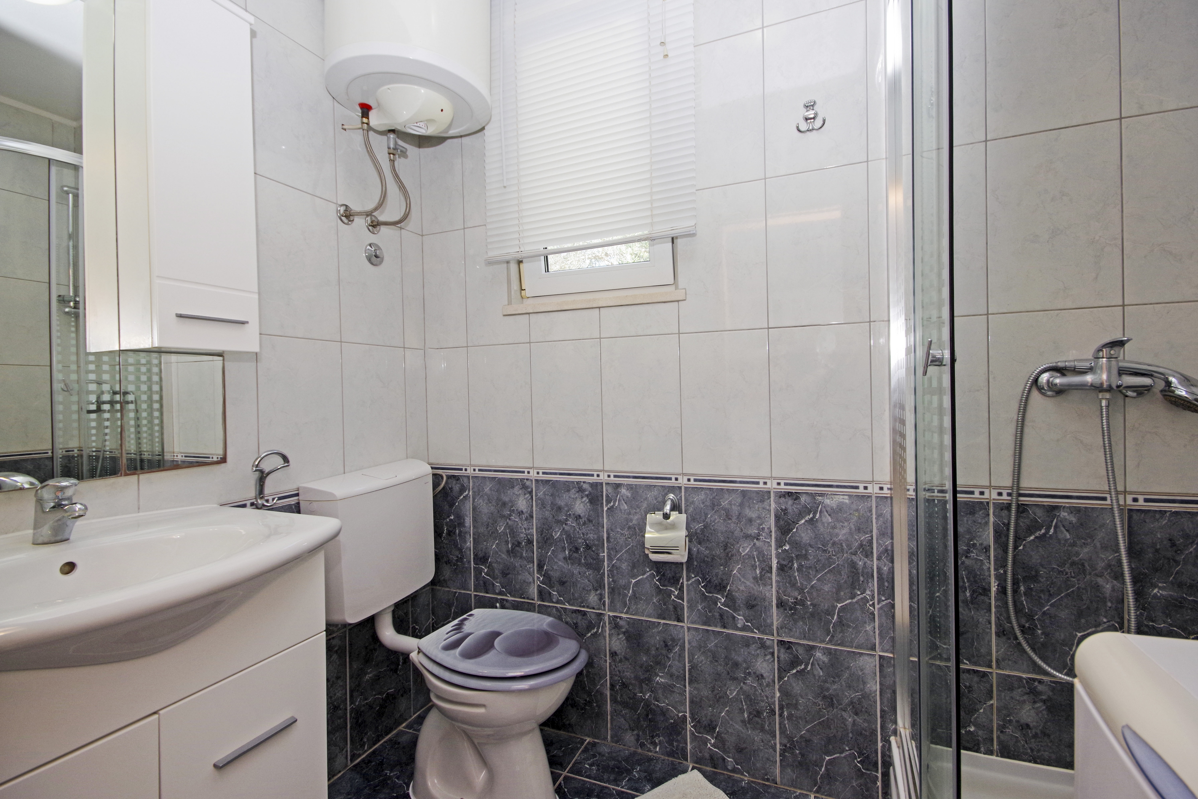 One bedroom house with terrace Trogir  K