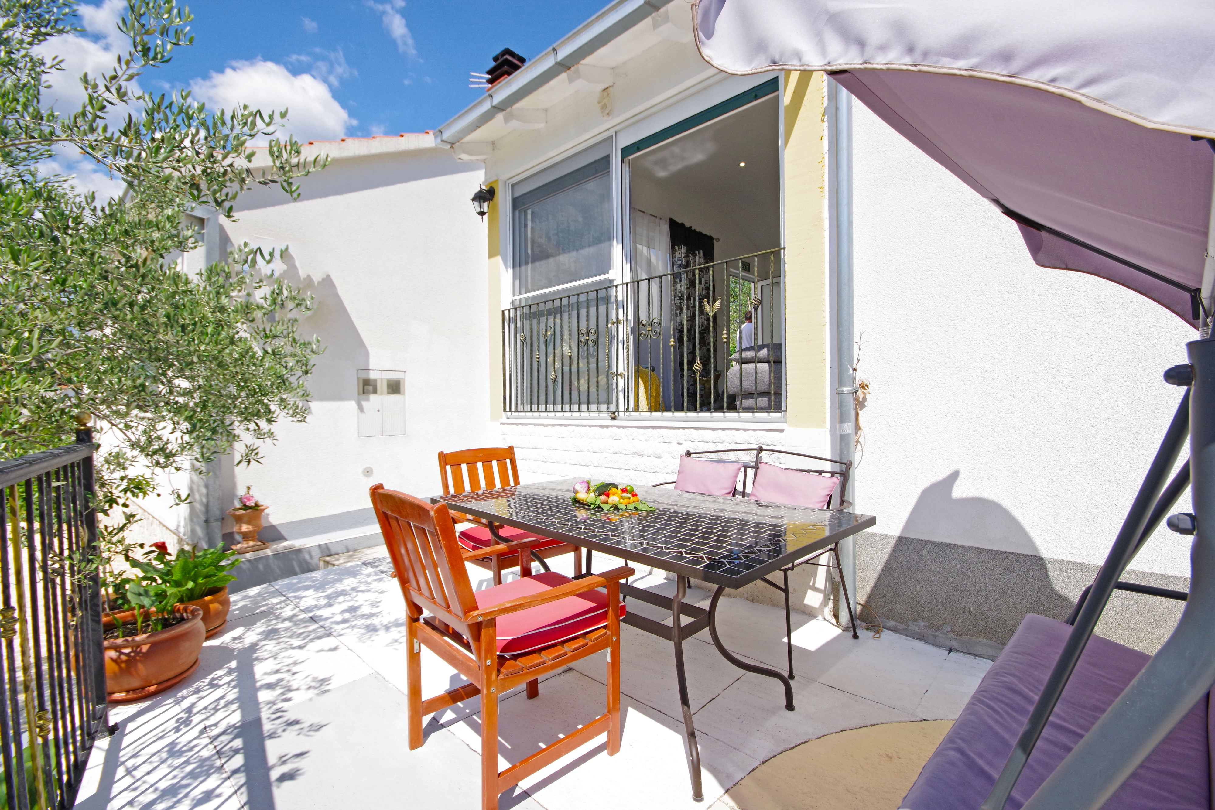 One bedroom house with terrace Trogir  K