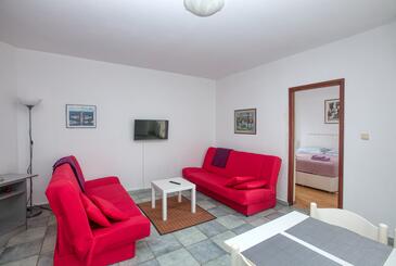 Pirovac, Woonkamer in the apartment, WiFi.