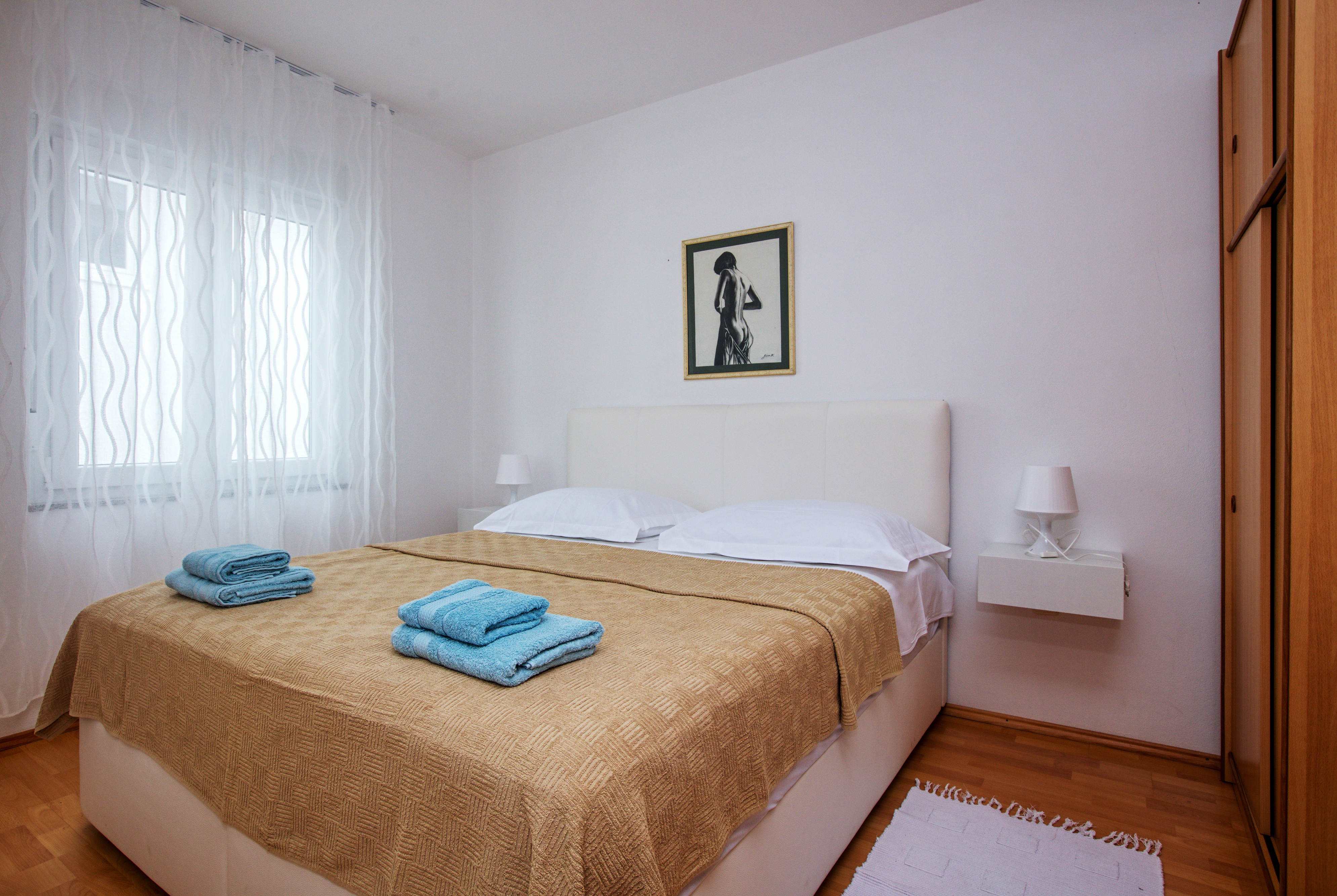 Two bedroom apartment with terrace Pirovac, Šibenik  A-d