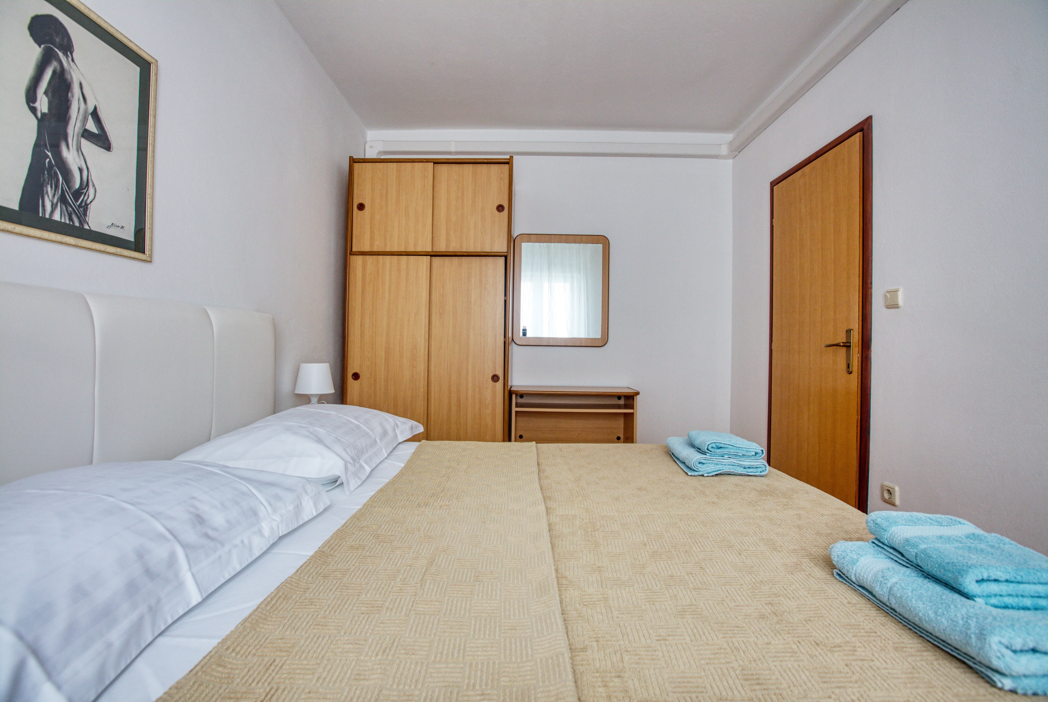 Two bedroom apartment with terrace Pirovac, Šibenik  A-d