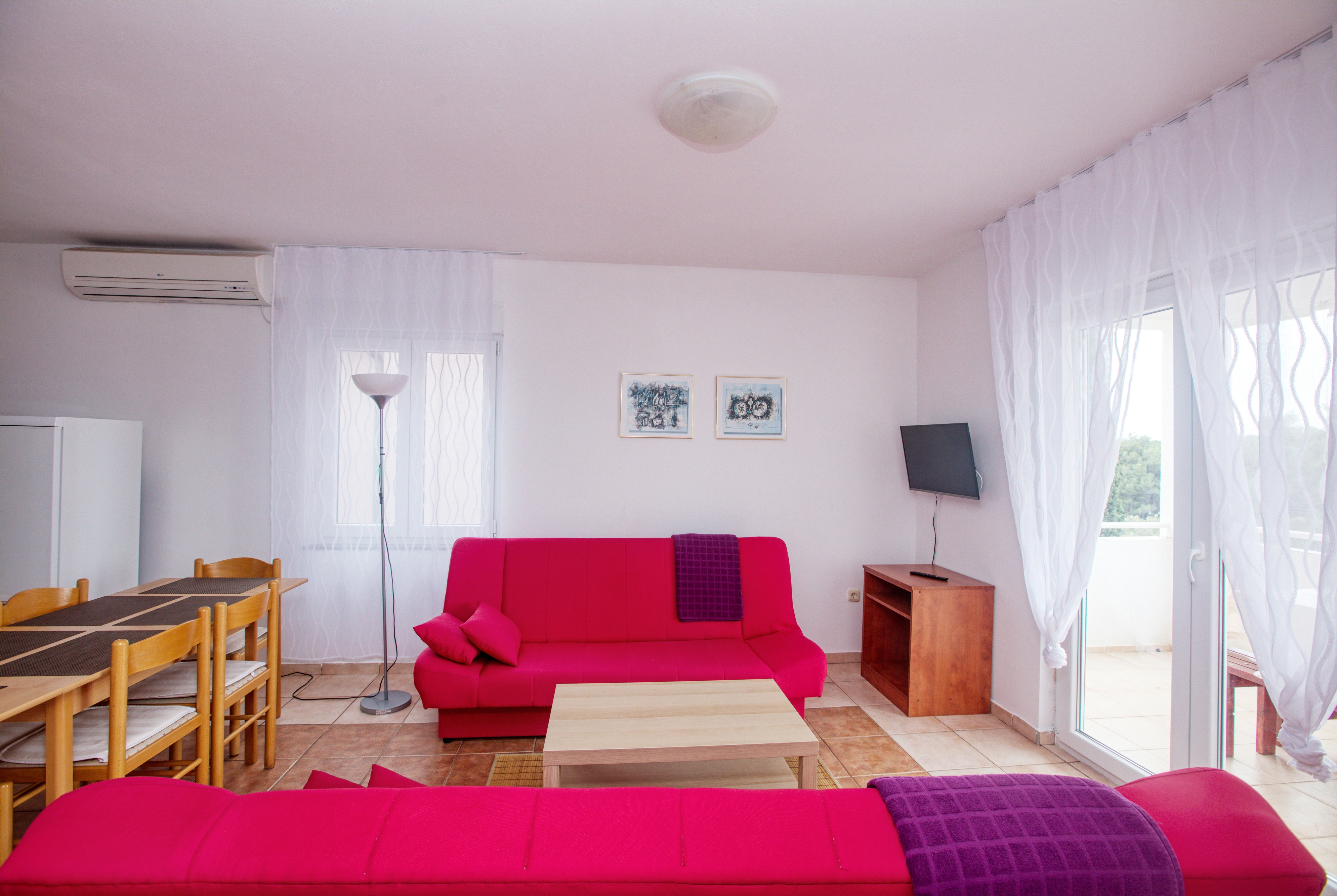 Two bedroom apartment with terrace Pirovac, Šibenik (A-15320-d)
