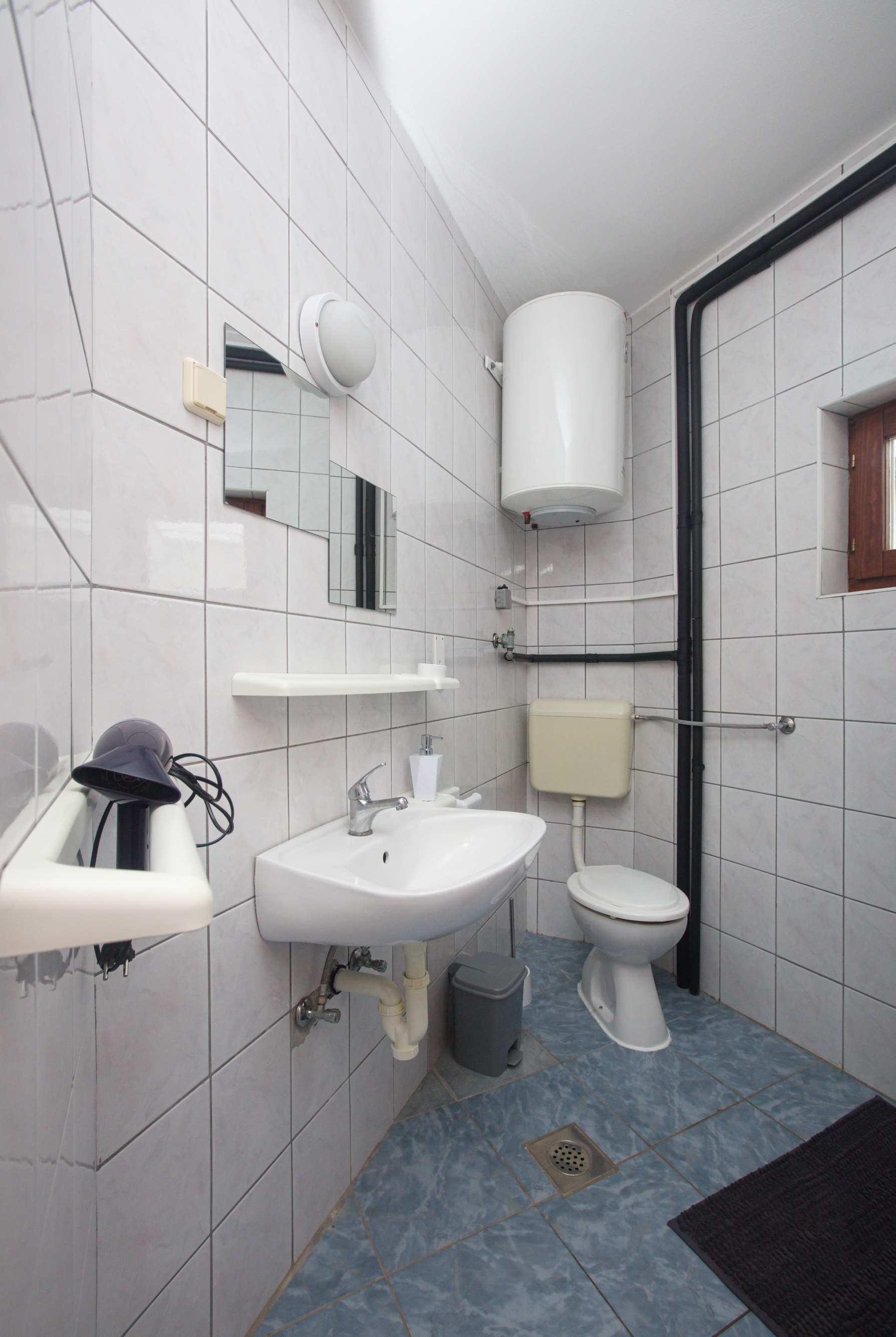 One bedroom apartment with terrace Pirovac, Šibenik  A-e