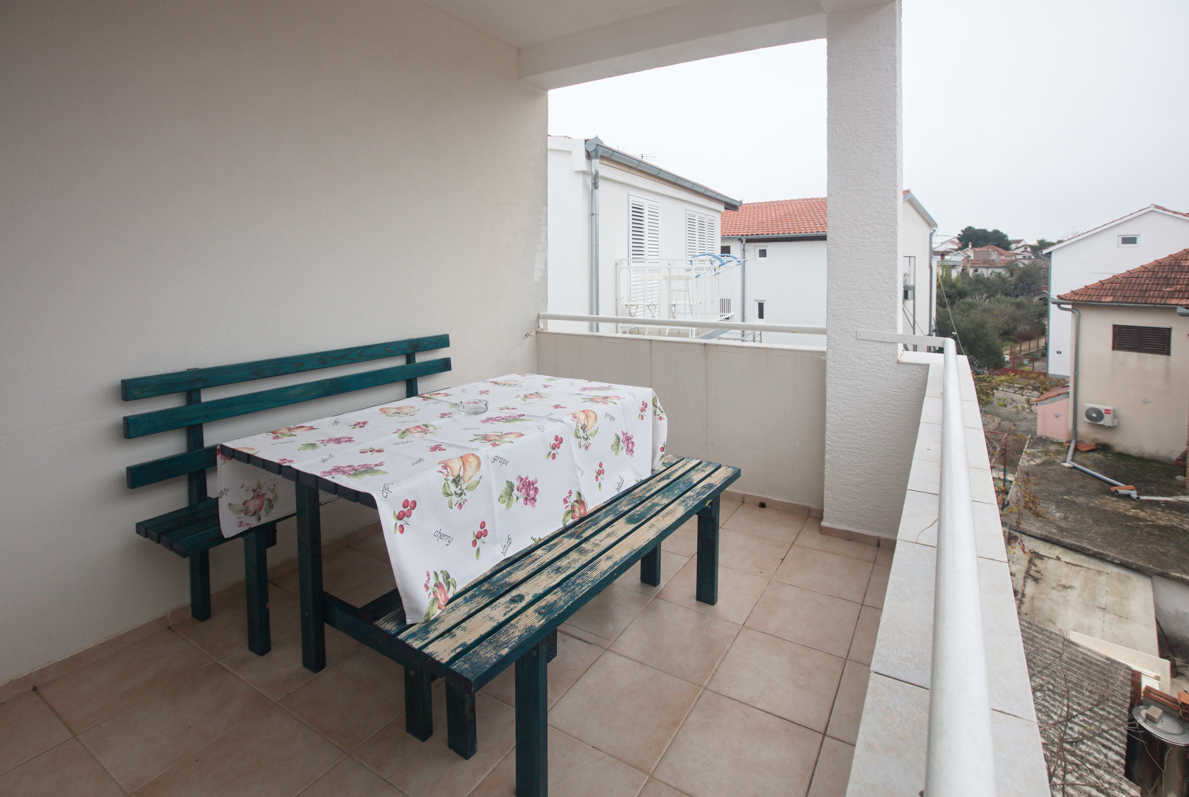 One bedroom apartment with terrace Pirovac, Šibenik  A-e