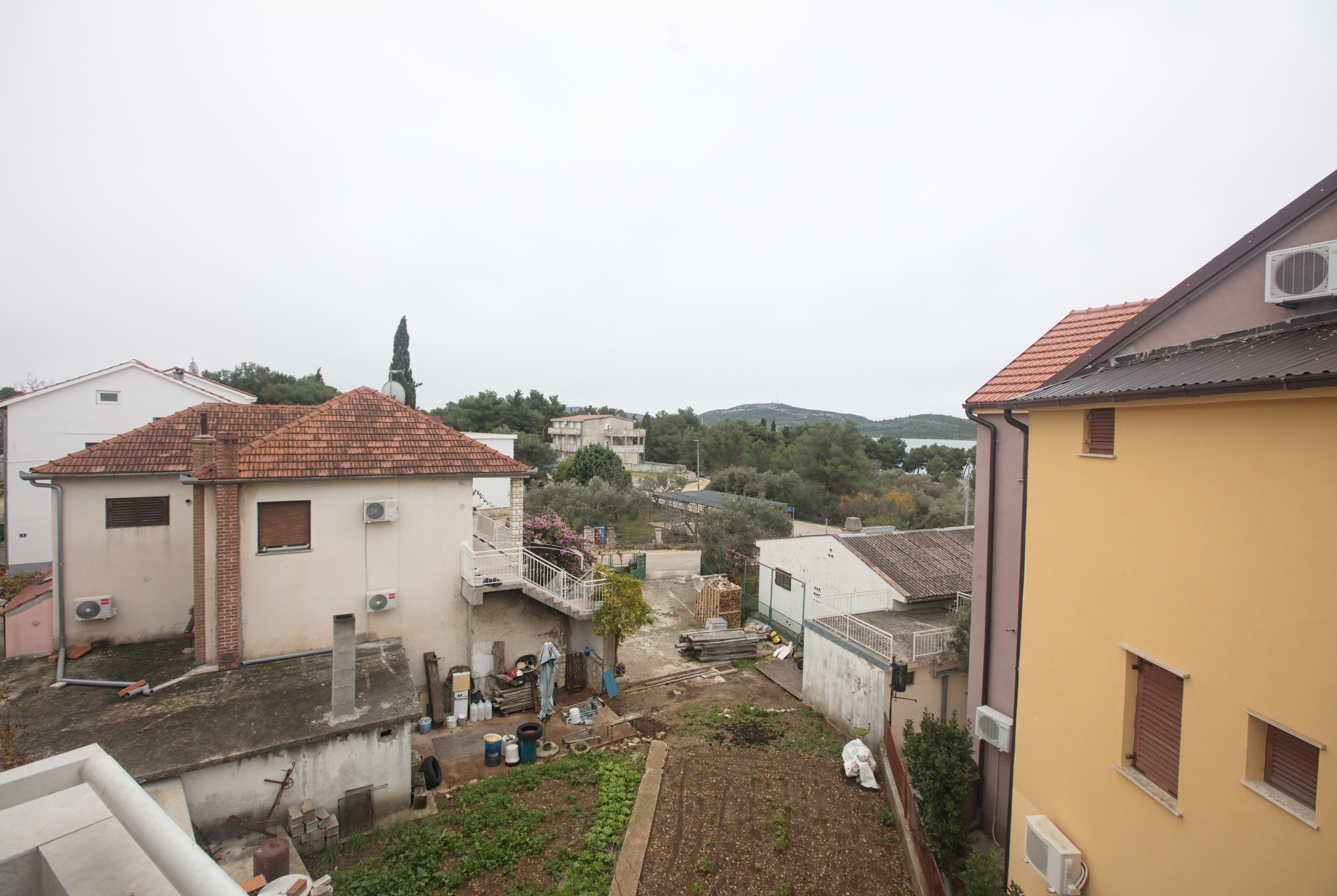 One bedroom apartment with terrace Pirovac, Šibenik  A-e