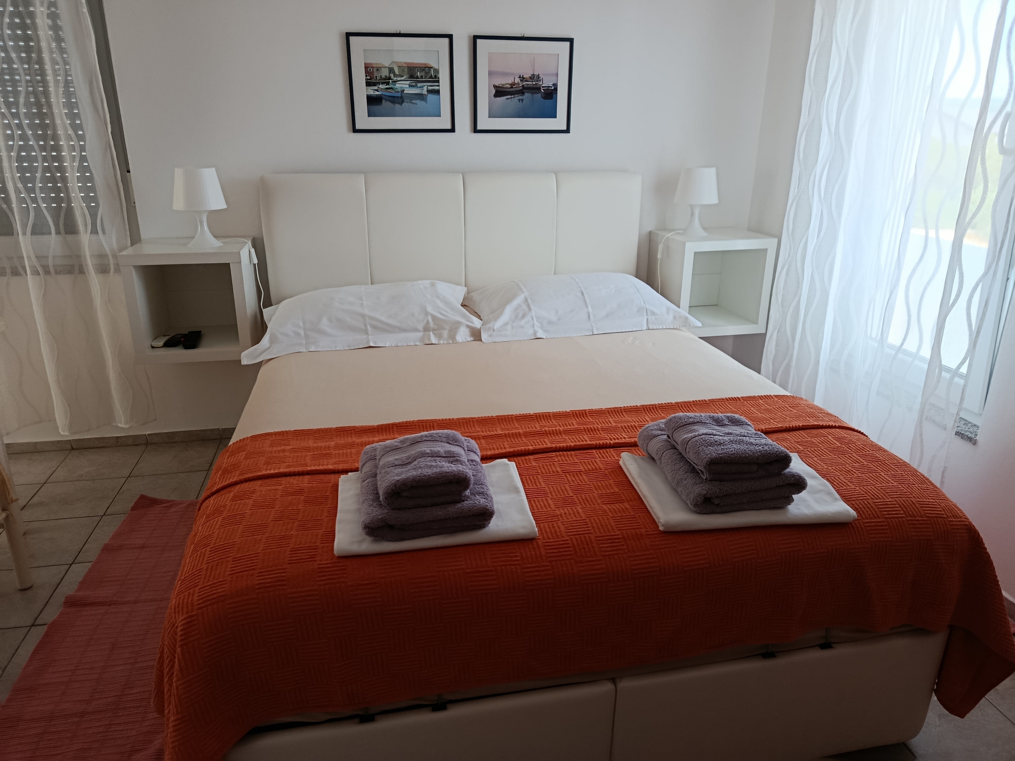 Studio flat with terrace Pirovac, Šibenik (AS-15320-c)