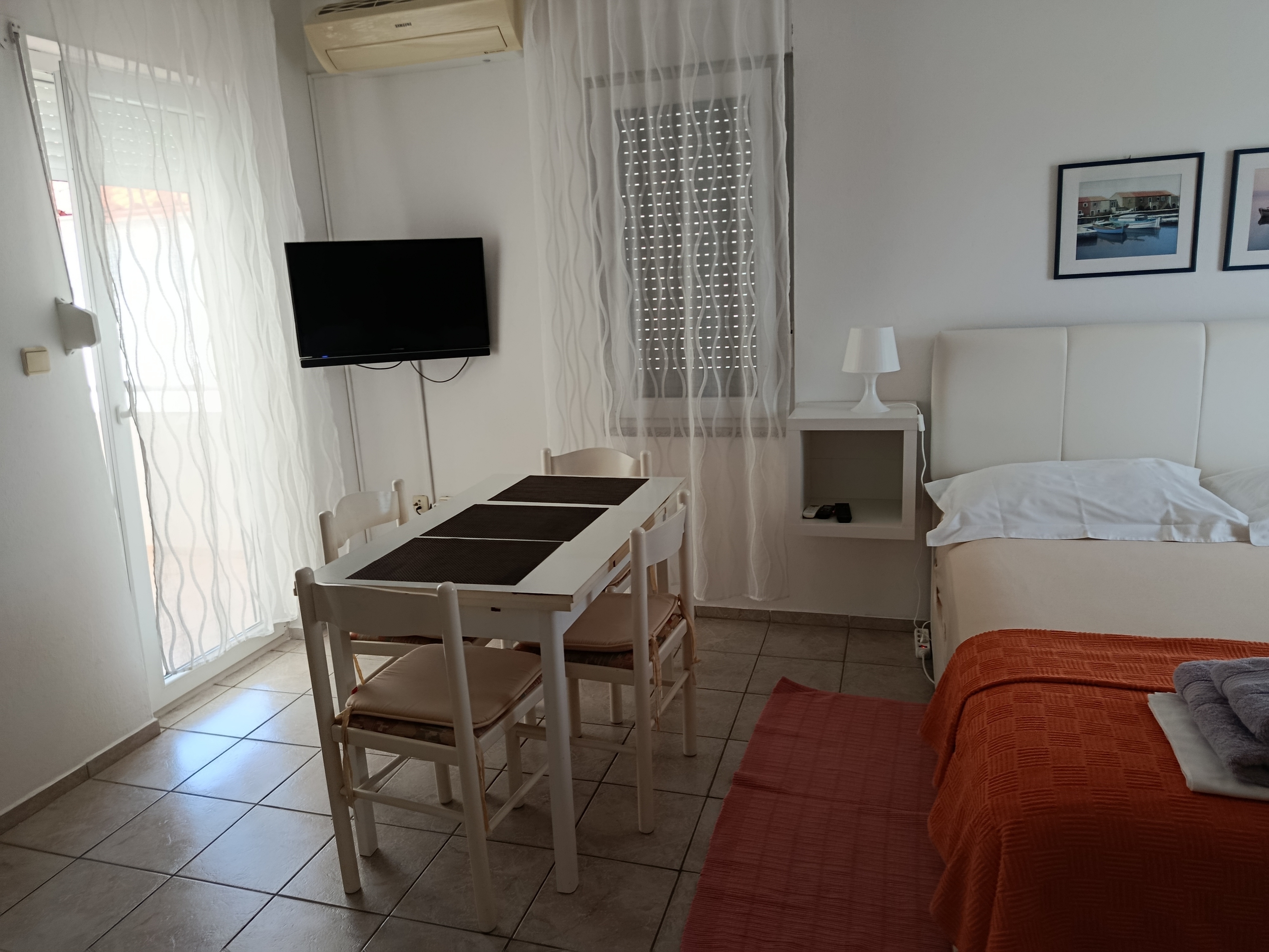 Studio flat with terrace Pirovac, Šibenik (AS-15320-c) Studio flat with terrace Pirovac, Šibenik (AS-15320-c)