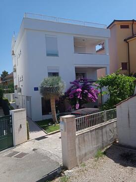 Pirovac, Šibenik, Szálláshely 15320 - Apartmanok kavicsos stranddal.