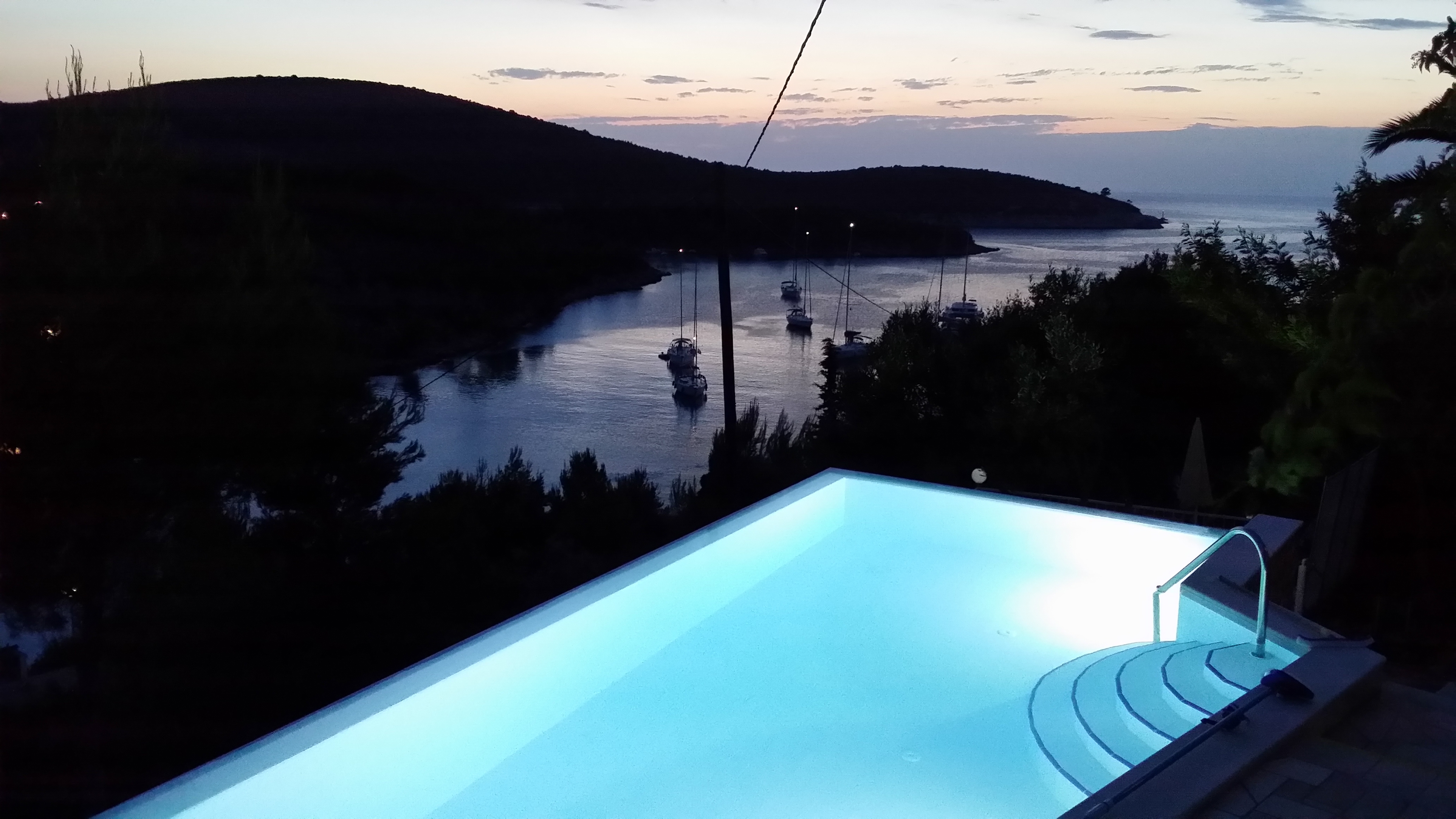 Haus im Ort Pribinja (Hvar), Kapazität8+6 Ferienhaus  kroatische Inseln