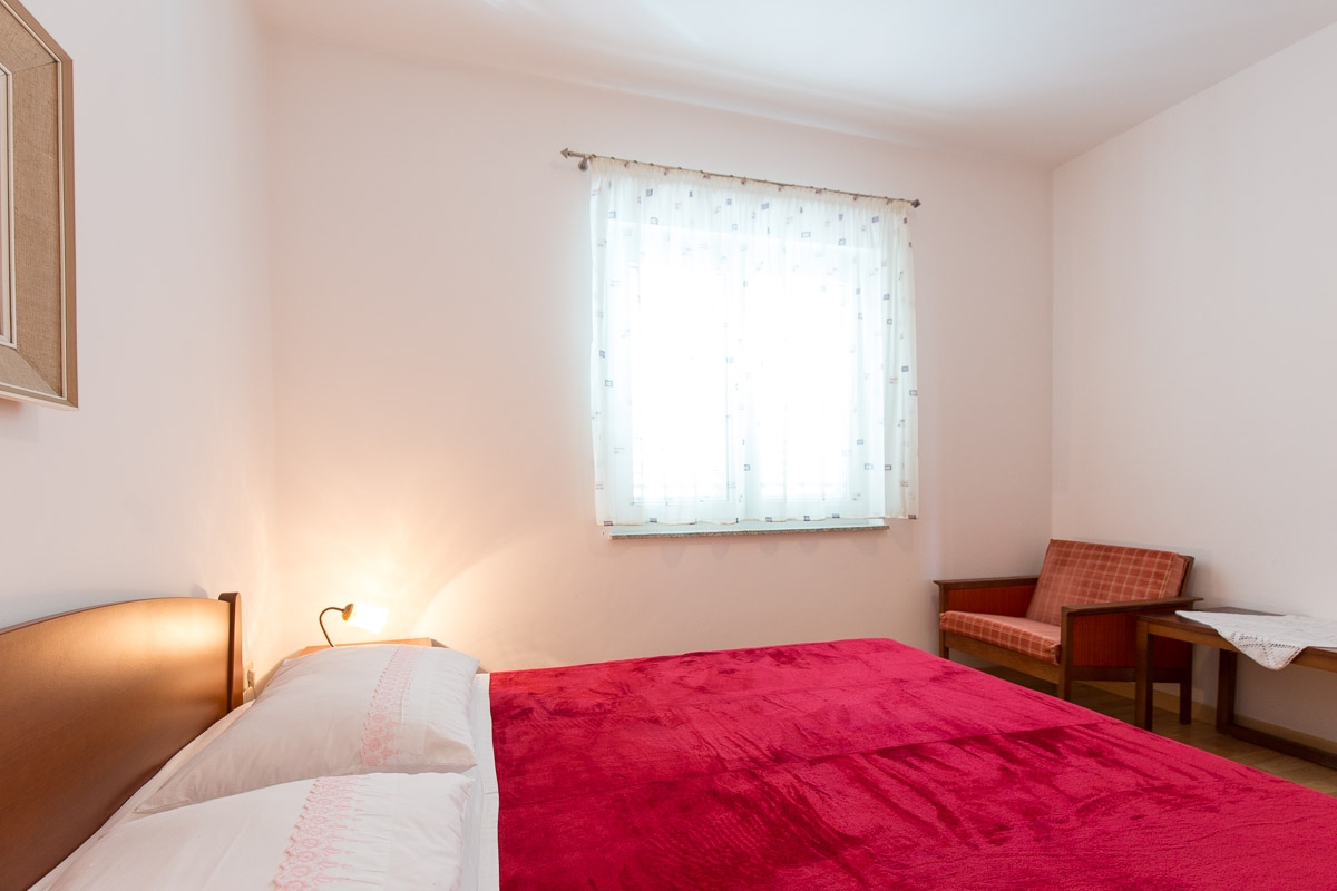 Two bedroom apartment with terrace and sea view Krk  A-a