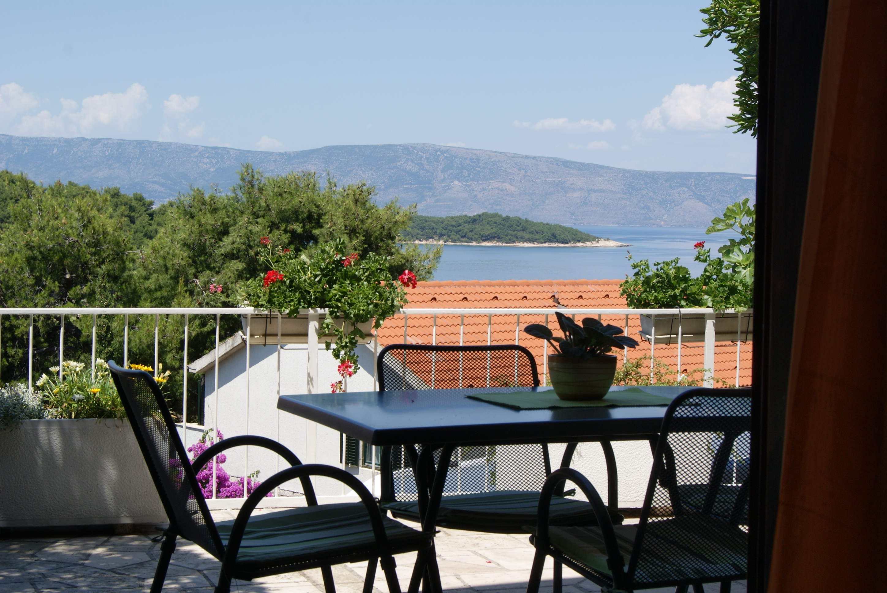 One bedroom apartment with terrace and sea view Jelsa, Hvar  A-b