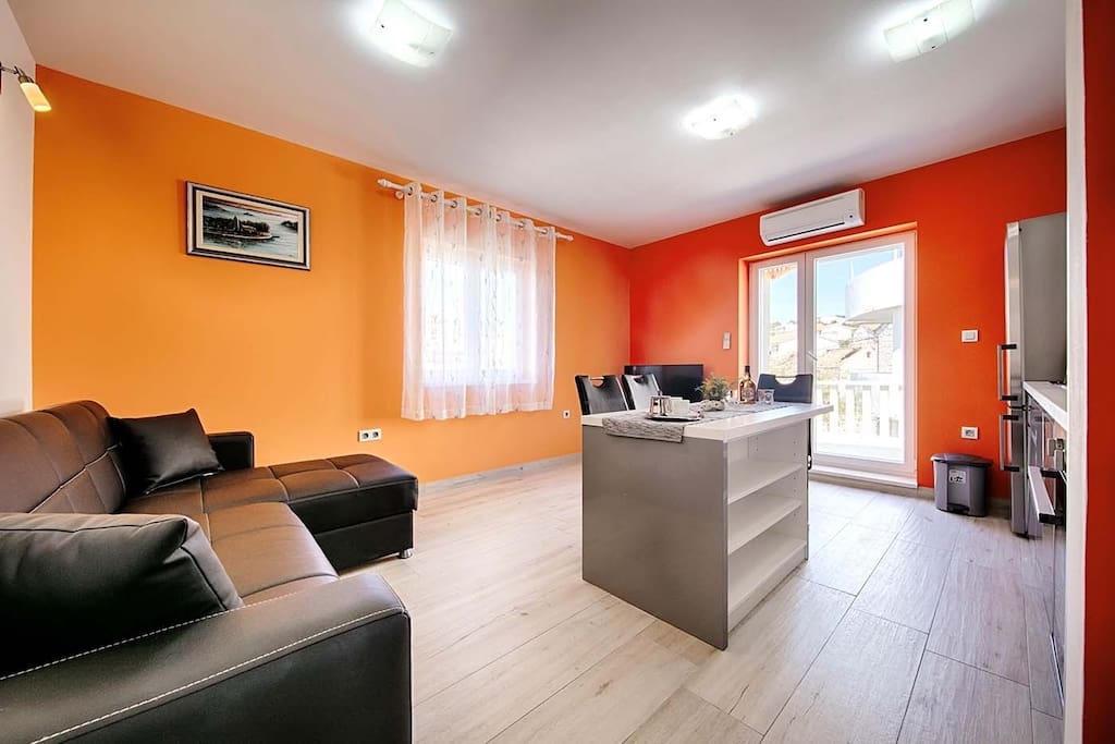 One bedroom apartment near beach Rukavac, Vis (A-15352-b) One bedroom apartment near beach Rukavac, Vis (A-15352-b)