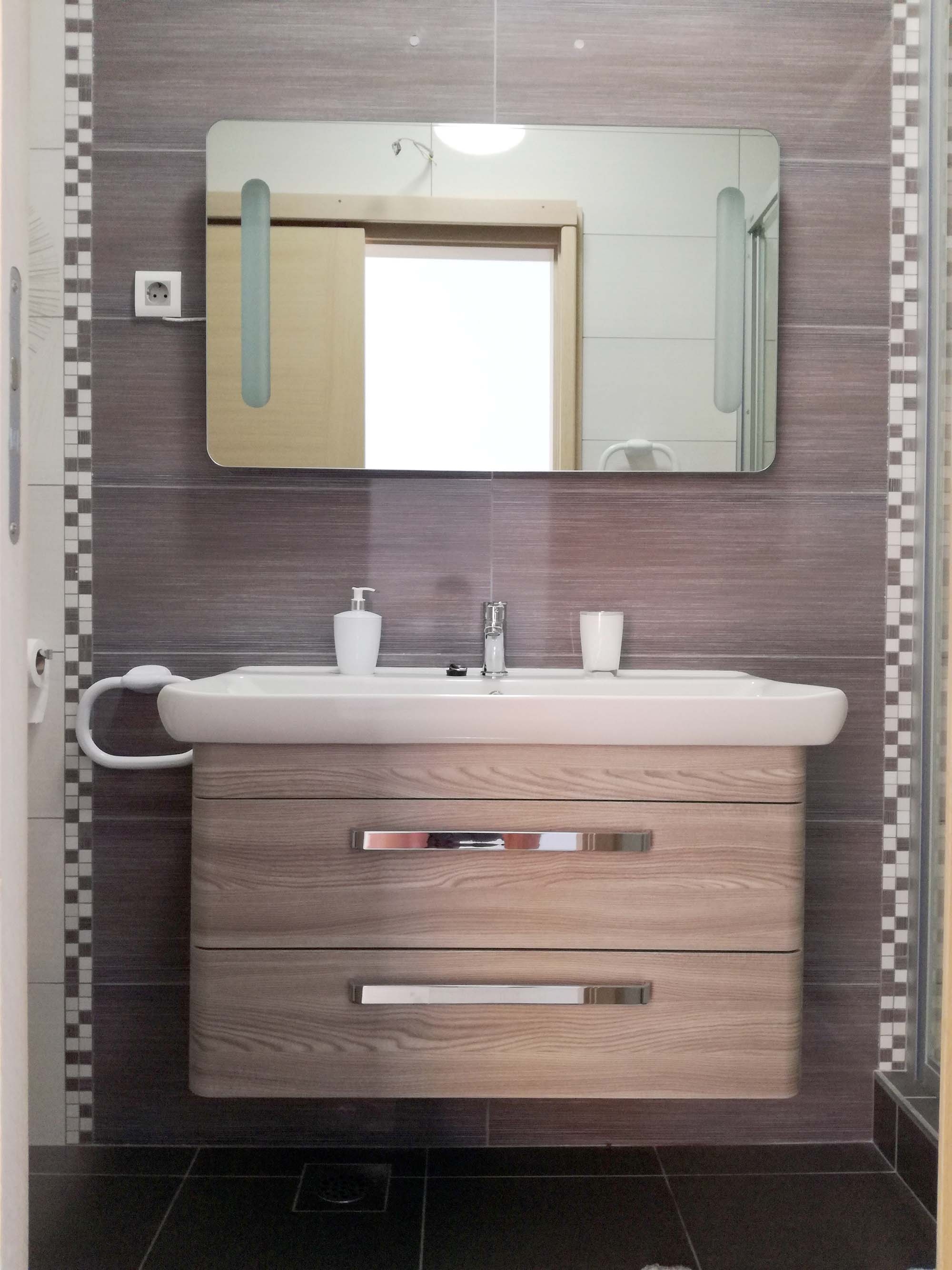 Two bedroom apartment near beach Rukavac, Vis  A-a