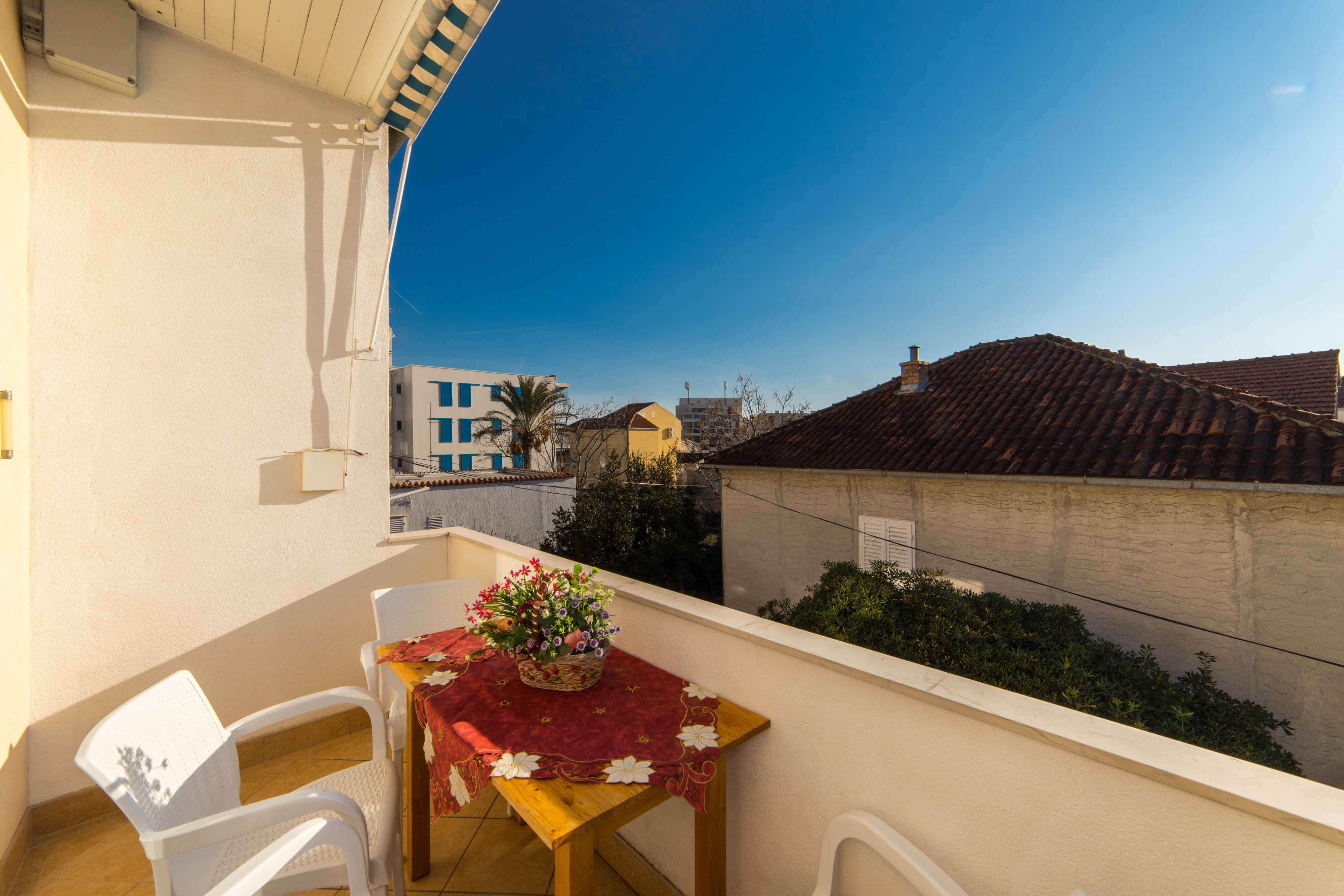 Two bedroom apartment with balcony and sea view Makarska  A-a