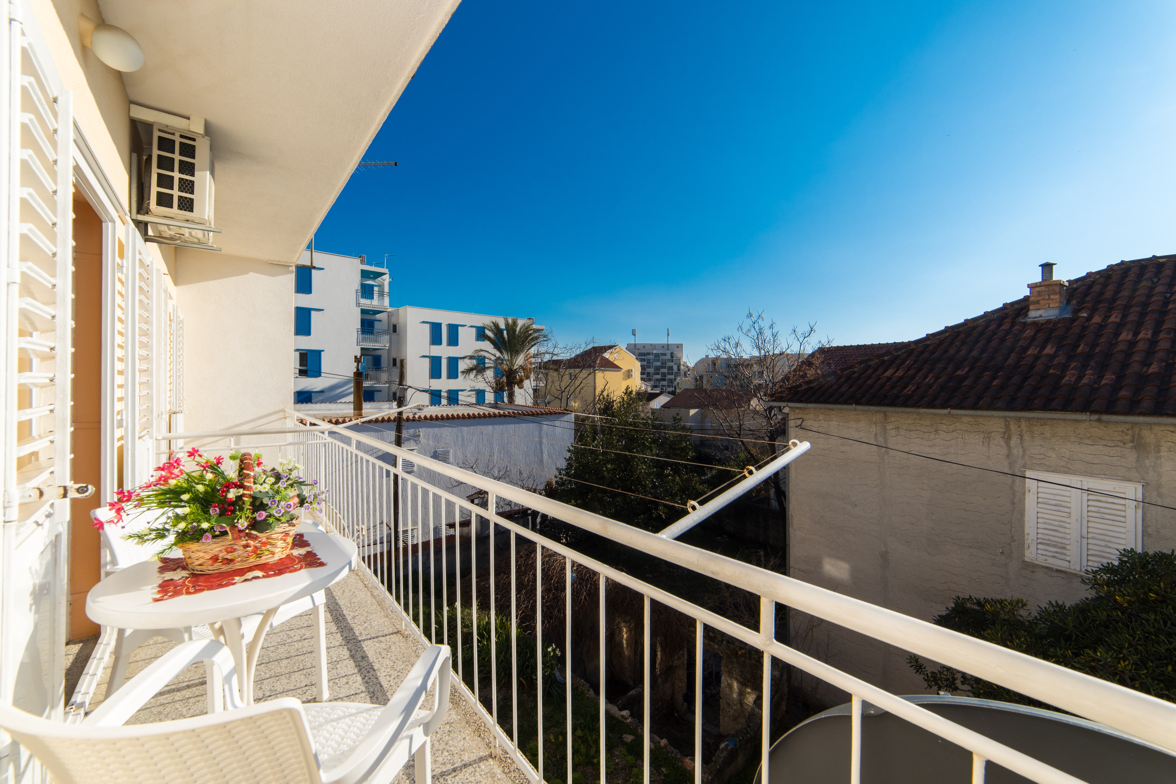 Two bedroom apartment with balcony and sea view Makarska (A-15375-a)
