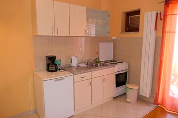 Senj, Kitchen in the studio-apartment, WiFi.