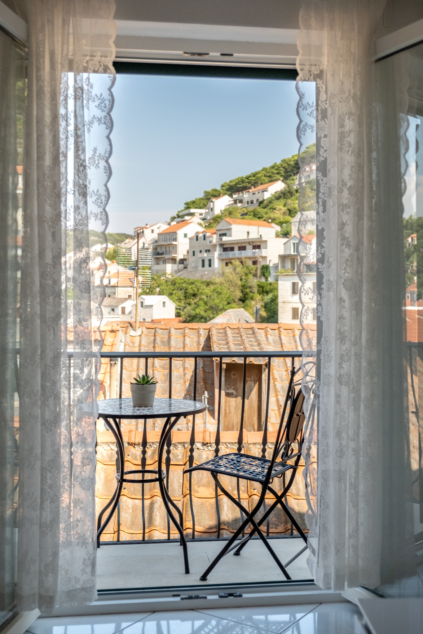 Two bedroom apartment with balcony and sea view Pučišća, Brač  A-a