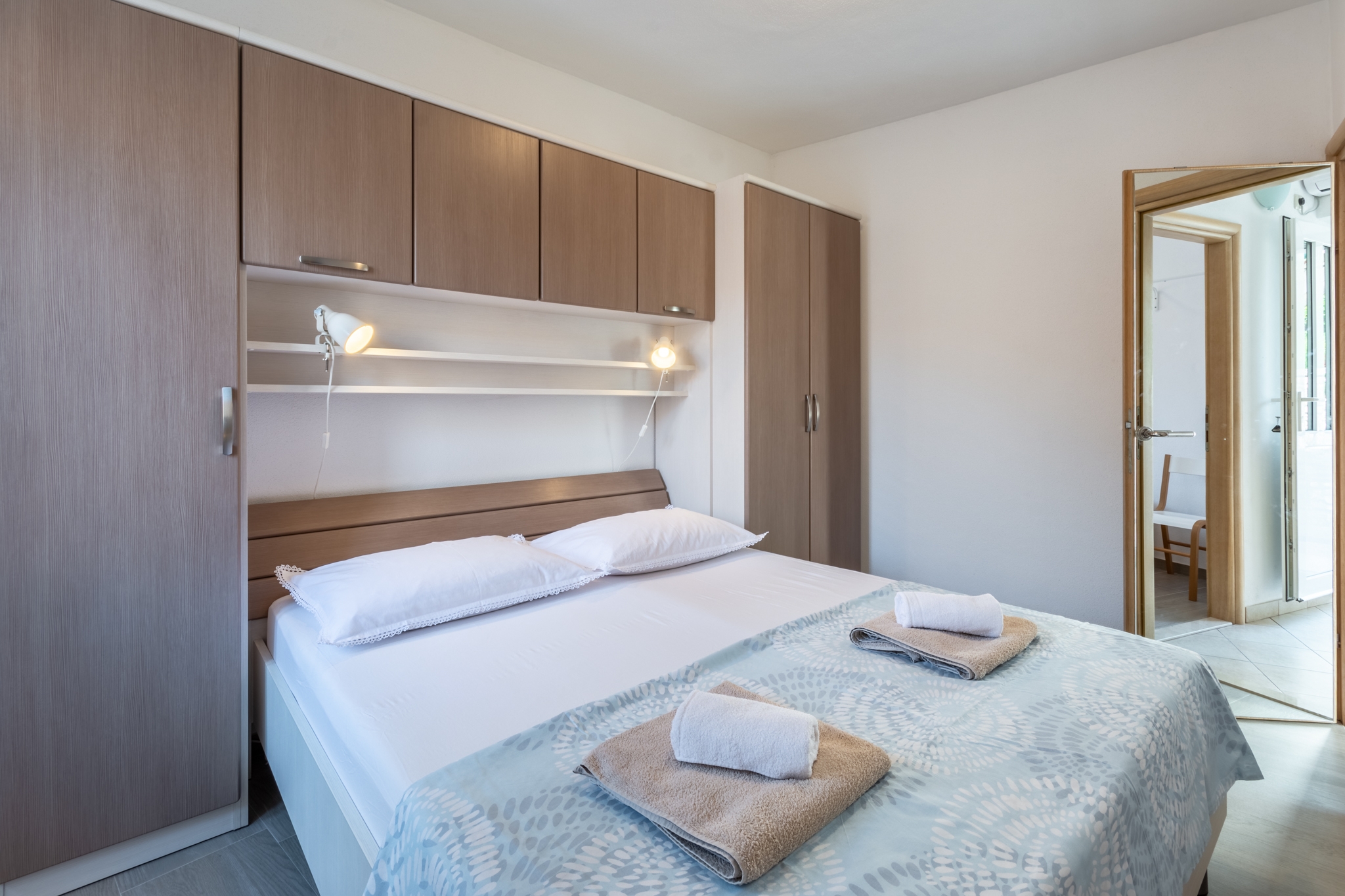 Two bedroom apartment with balcony and sea view Pučišća, Brač  A-a