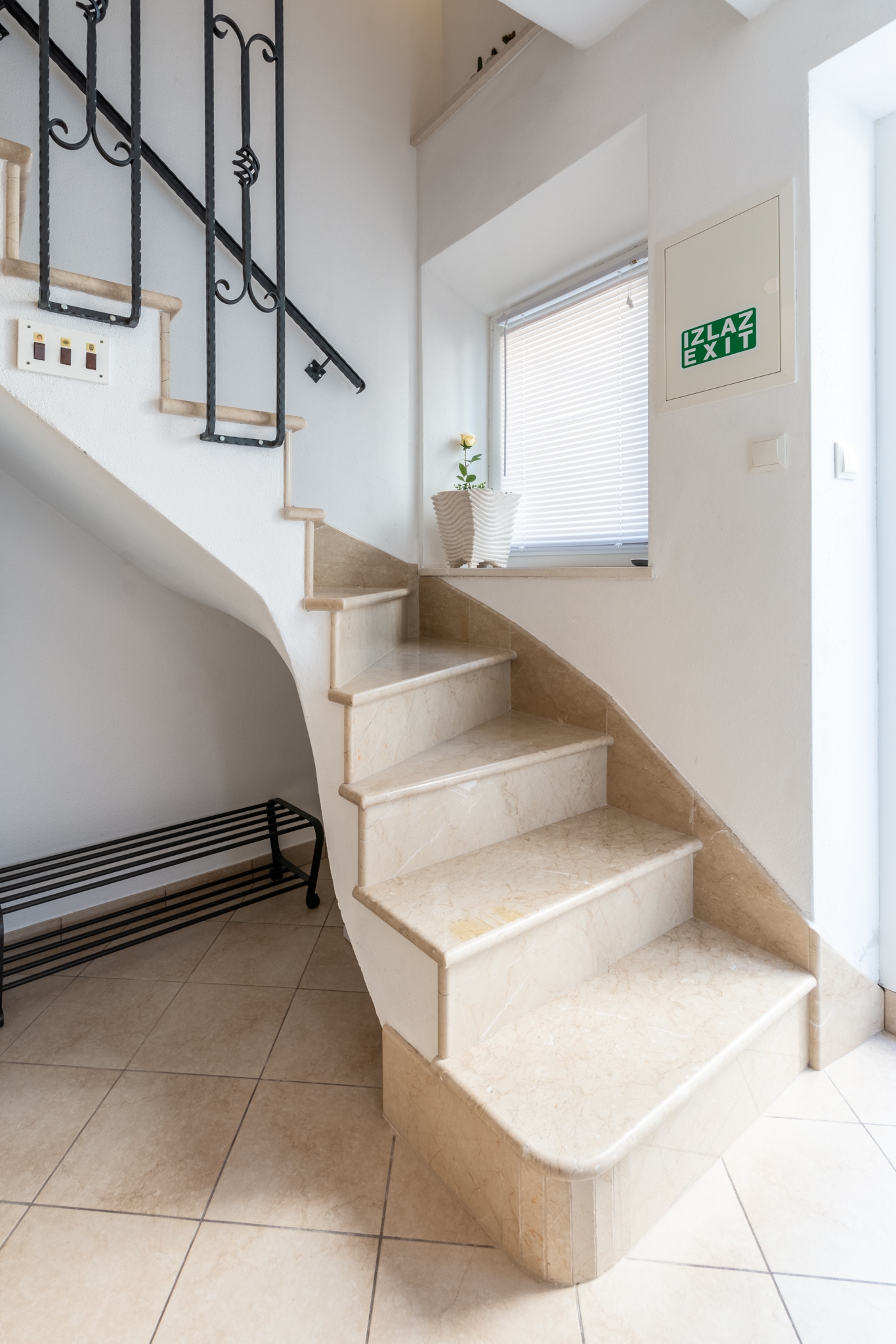 Two bedroom apartment with balcony and sea view Pučišća, Brač  A-a