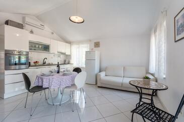 Pučišća, Dnevna soba v nastanitvi vrste apartment, dostopna klima in WiFi.
