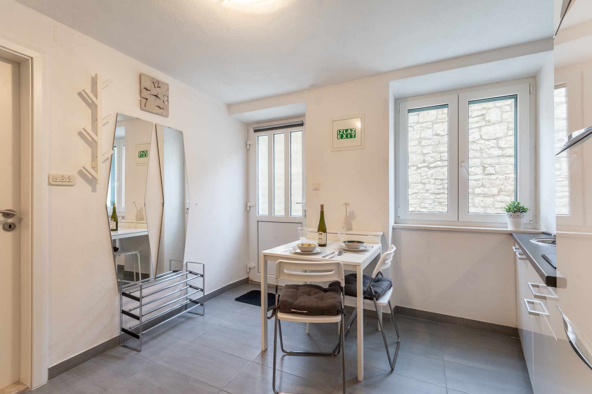 Studio flat with terrace Pučišća, Brač (AS-15381-a)