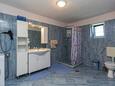 Bathroom 1 Gajana, Bathroom 1 in the house, (pet friendly) and WiFi.