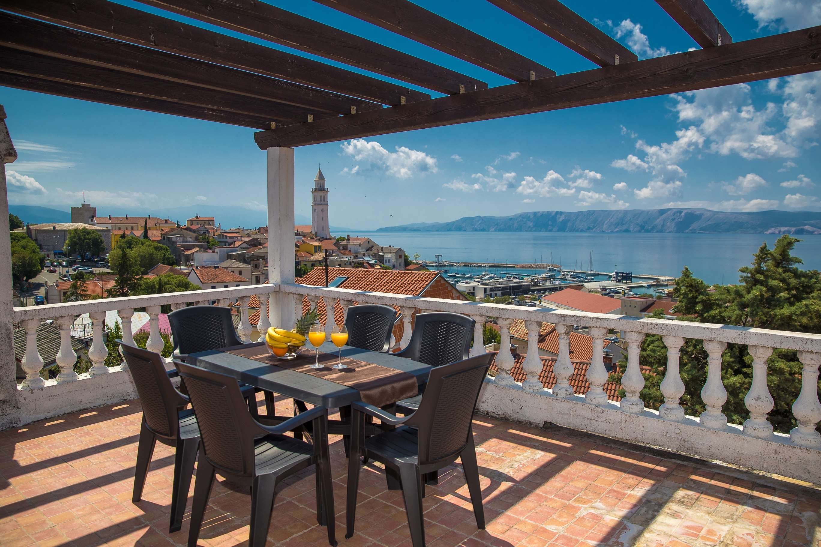 Maison de trois chambres avec la terrasse et la vue sur le mer Novi Vinodolski (K-15397) Maison de trois chambres avec la terrasse et la vue sur le mer Novi Vinodolski (K-15397)