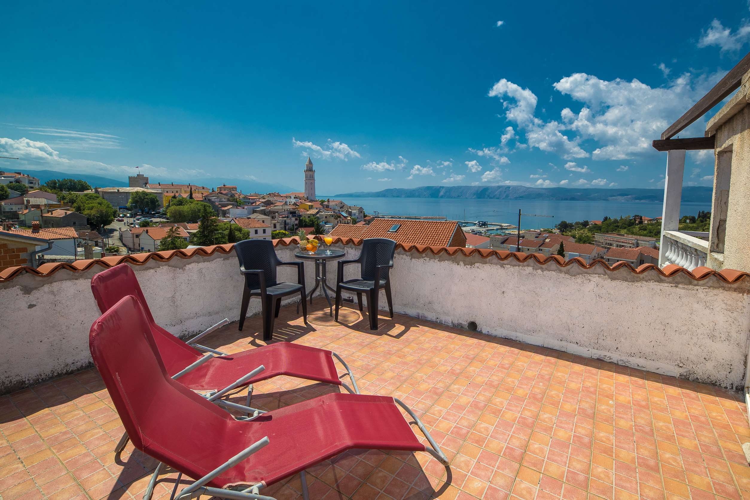 Three bedroom house with terrace and sea view Novi Vinodolski  K