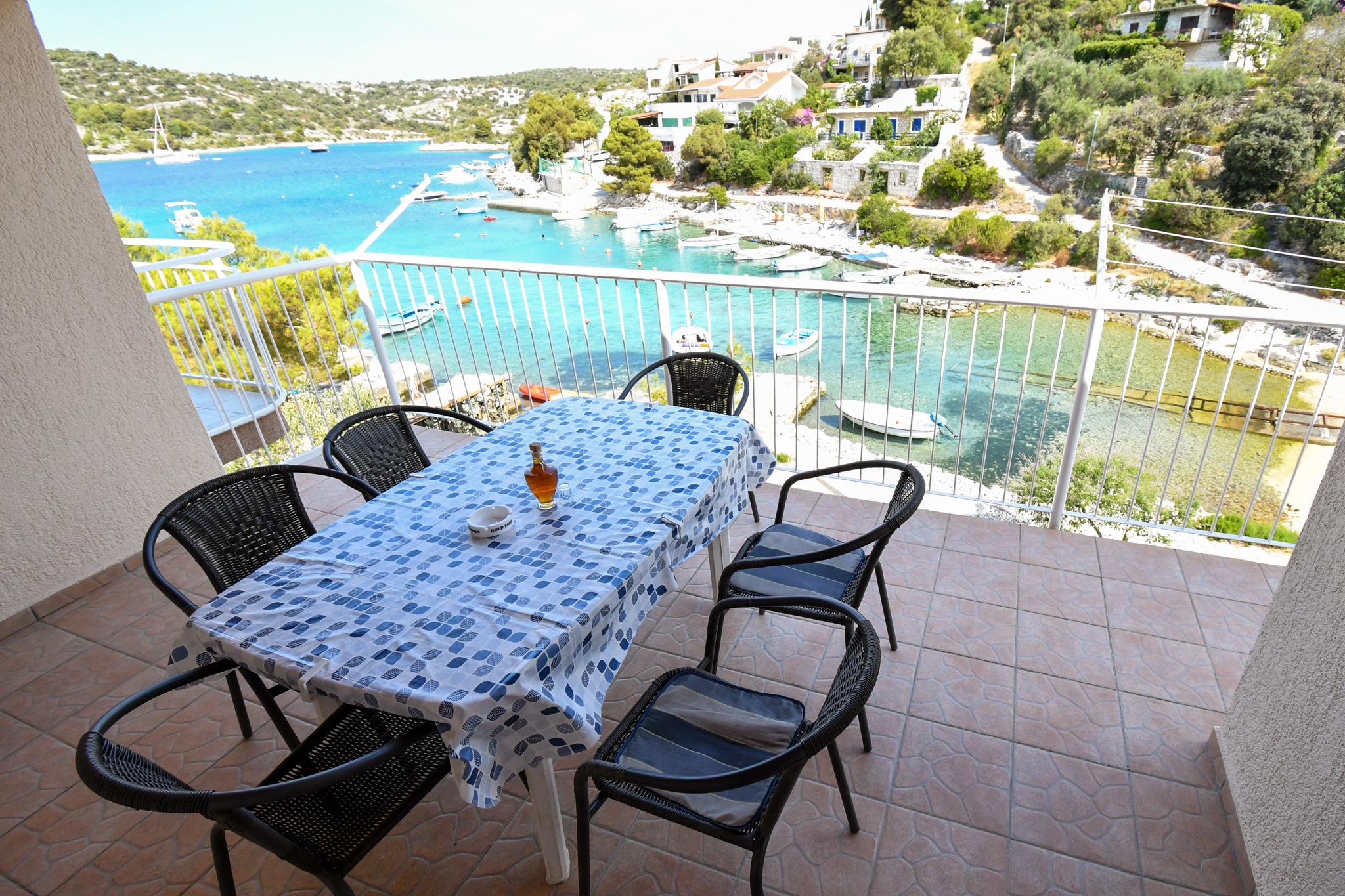 Two bedroom apartment near beach Sevid, Trogir (A-15404-c) Two bedroom apartment near beach Sevid, Trogir (A-15404-c)