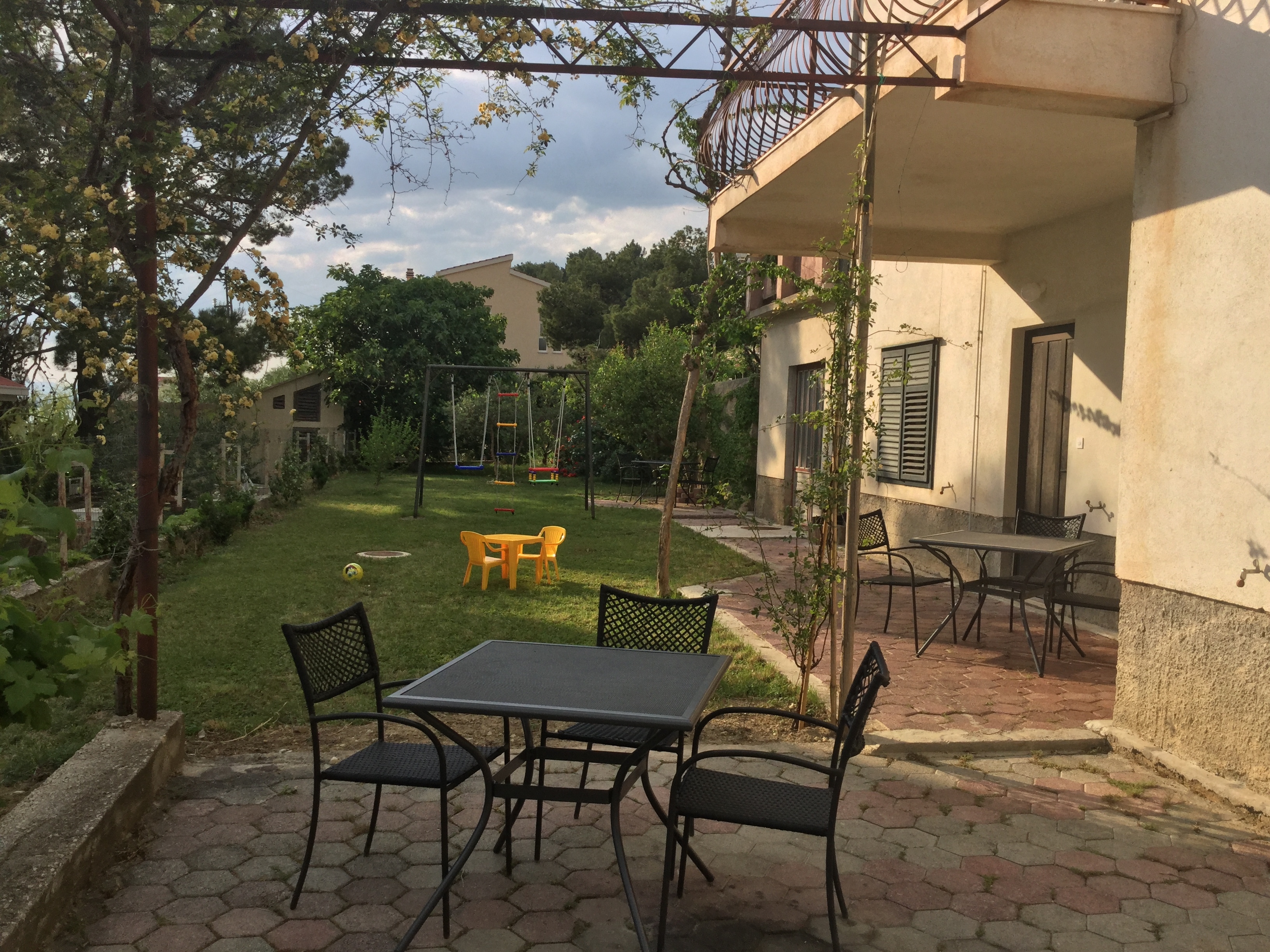 Studio flat with terrace and sea view Podstrana, Split  AS-a