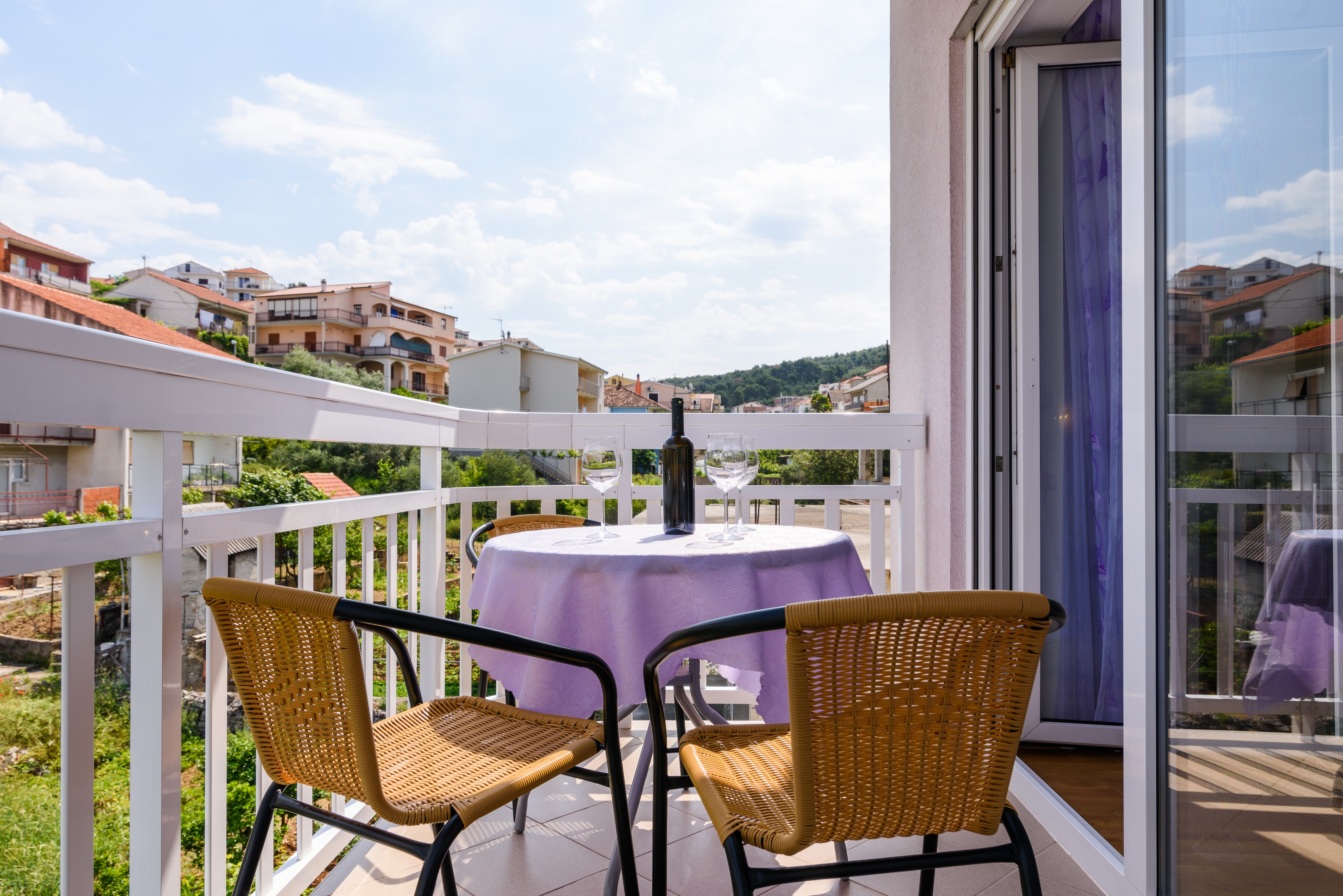 One bedroom apartment with balcony and sea view Trogir  A-a