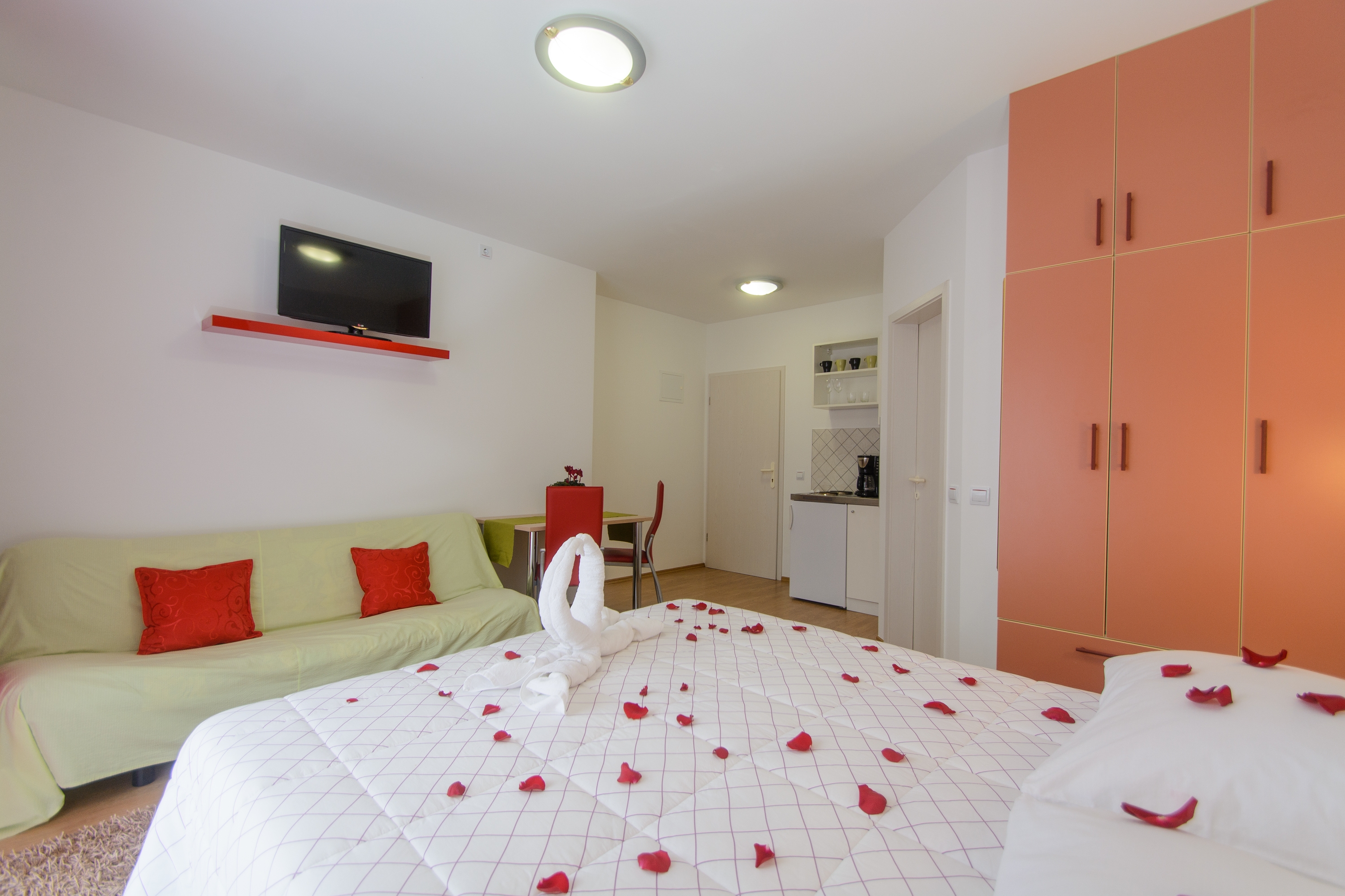 Studio flat with balcony and sea view Trogir (AS-15440-a) Studio flat with balcony and sea view Trogir (AS-15440-a)
